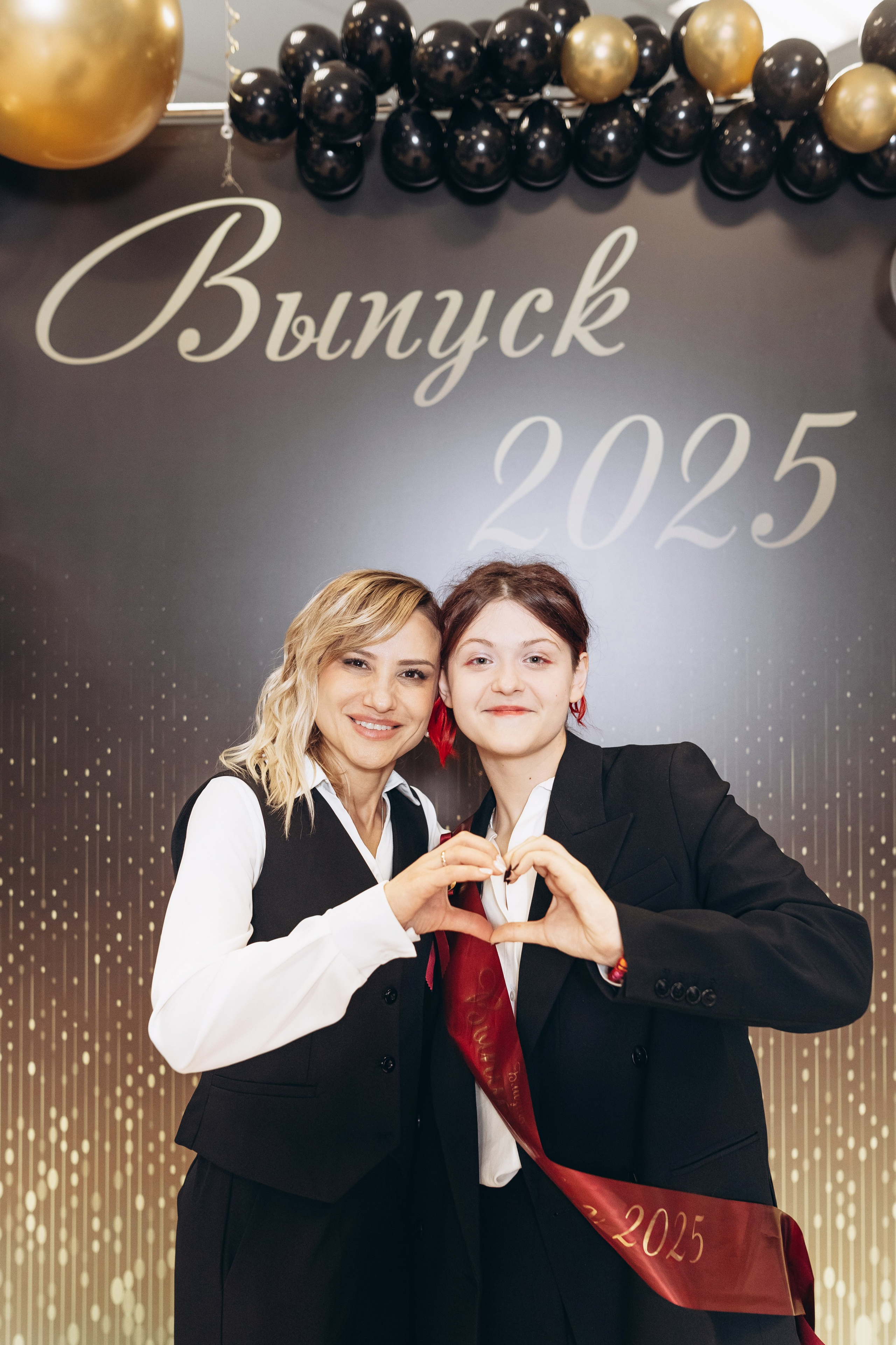 Последний звонок концерт+ фотозона. Фотограф Людмила Оюн