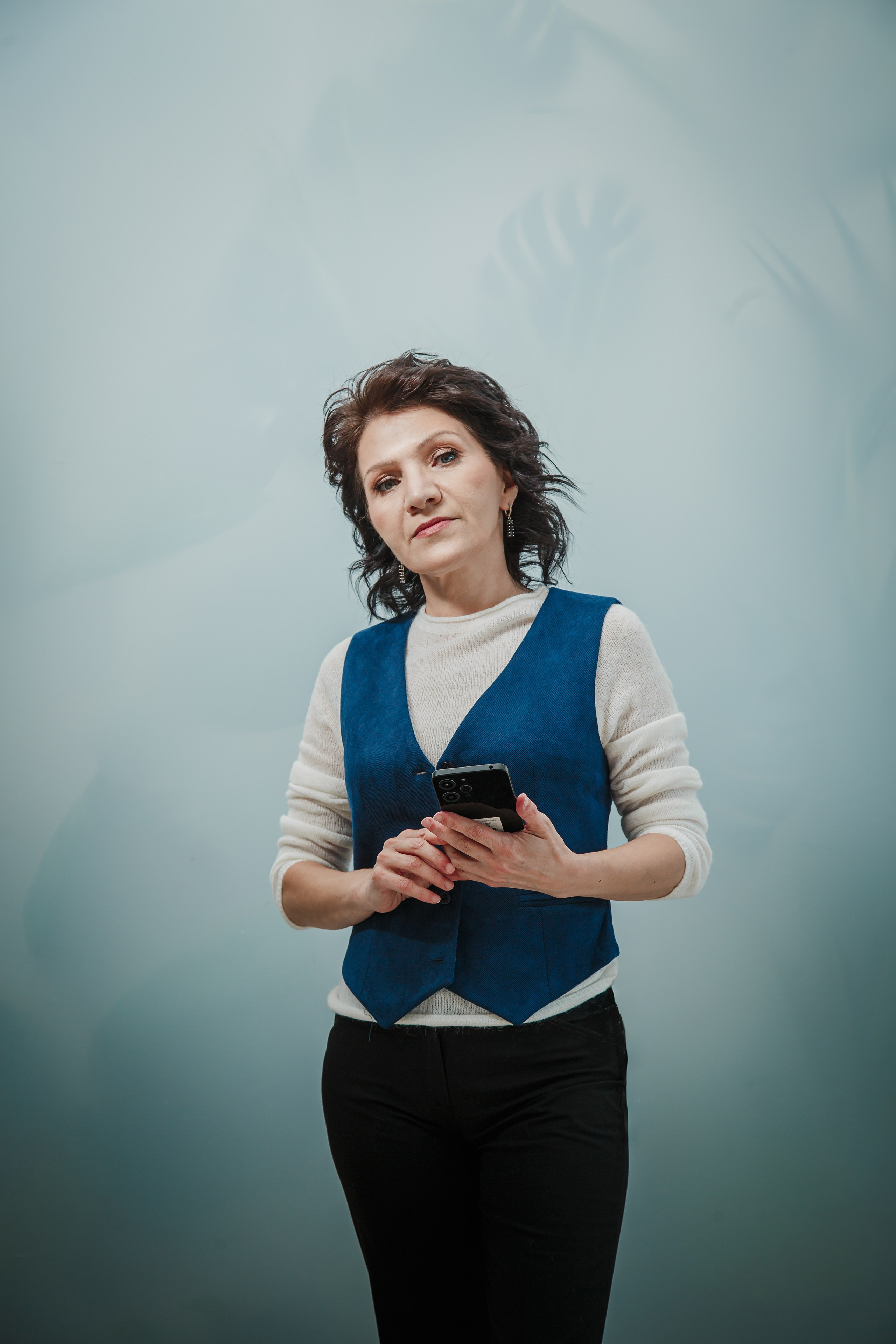 Женский коуч в светлой студии — брендовая фотосессия в Москве, Портрет женского коуча в деловом образе — фотосессия для личного бренда, Фотосессия для эксперта в офисной локации студии Москва, Женский коуч в повседневном образе — контент для соцсетей, Профессиональный бренд-фотограф в Москве — женский коуч, Образ женского коуча для сайта и продвижения в соцсетях, Разнообразные образы на брендовой фотосессии для эксперта, Светлая студия с офисными локациями — фотосессия для коуча, брендовая фотосессия для эксперта, фотосессия для женского коуча, бренд-фотограф Москва, фотосессия личный бренд, фотосессия для сайта, фотосессия для соцсетей, фотосессия для продвижения, фотосессия в студии Москва, фотосессия для эксперта Москва, профессиональная фотосессия для коуча. Катерина Сысуева, Рина Сысуева, rina_sphoto