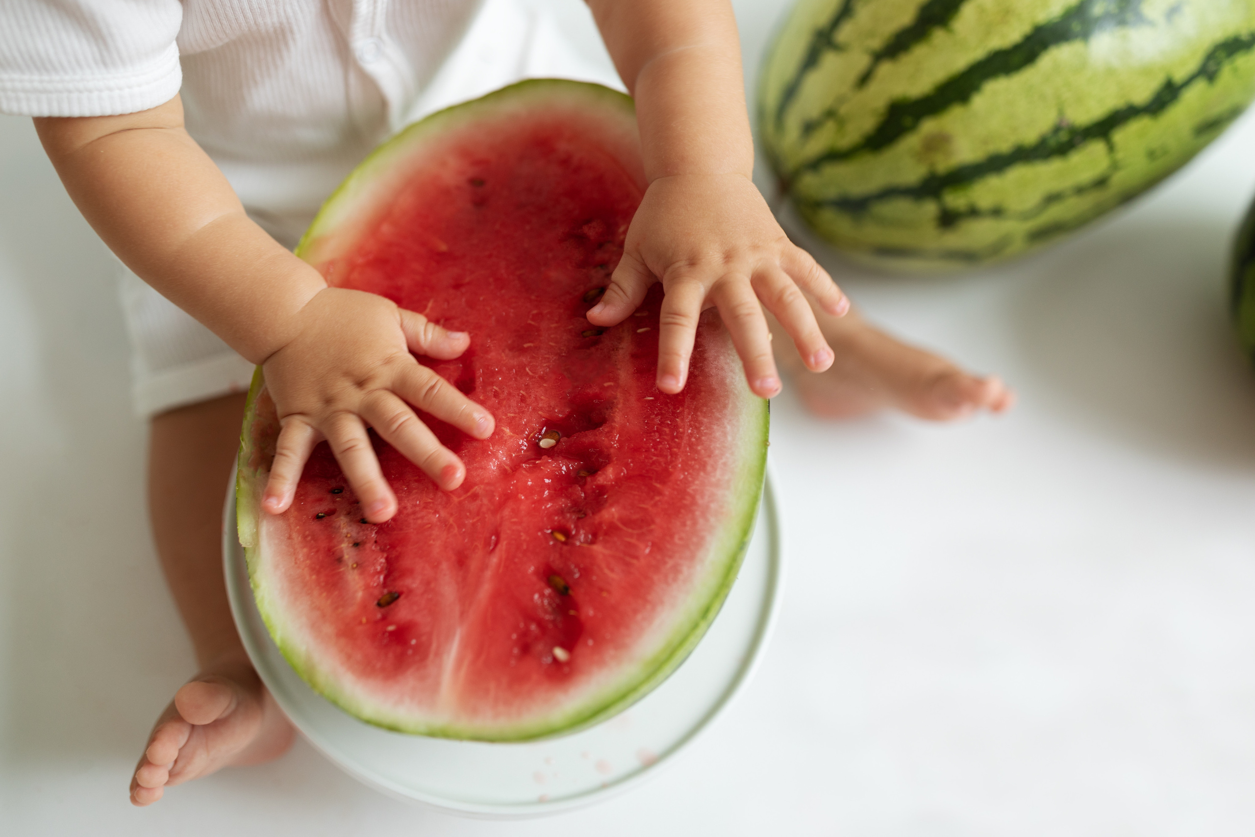 Артур и арбузы. Фотограф на годик Хабаровск Детский и семейный фотограф в Хабаровске Юлия Матвиенко