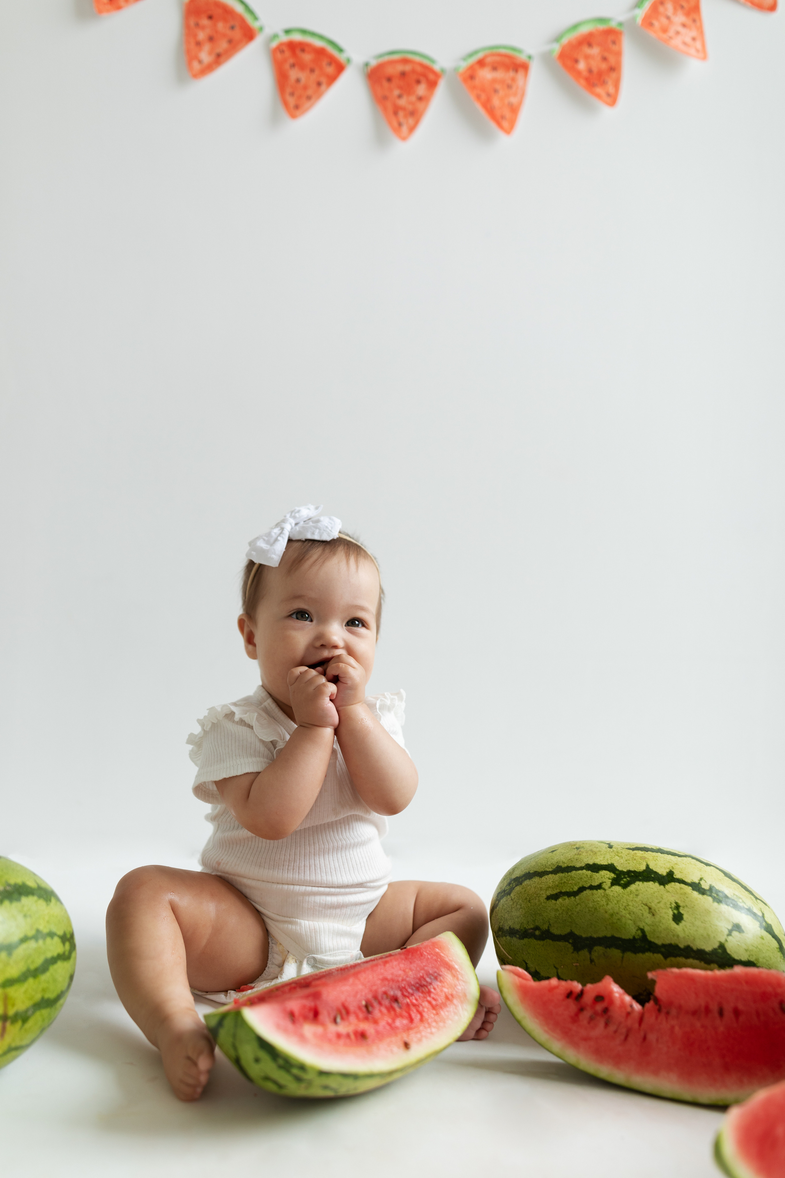 Ева и арбузы. Фотограф на годик Хабаровск Детский и семейный фотограф в Хабаровске Юлия Матвиенко