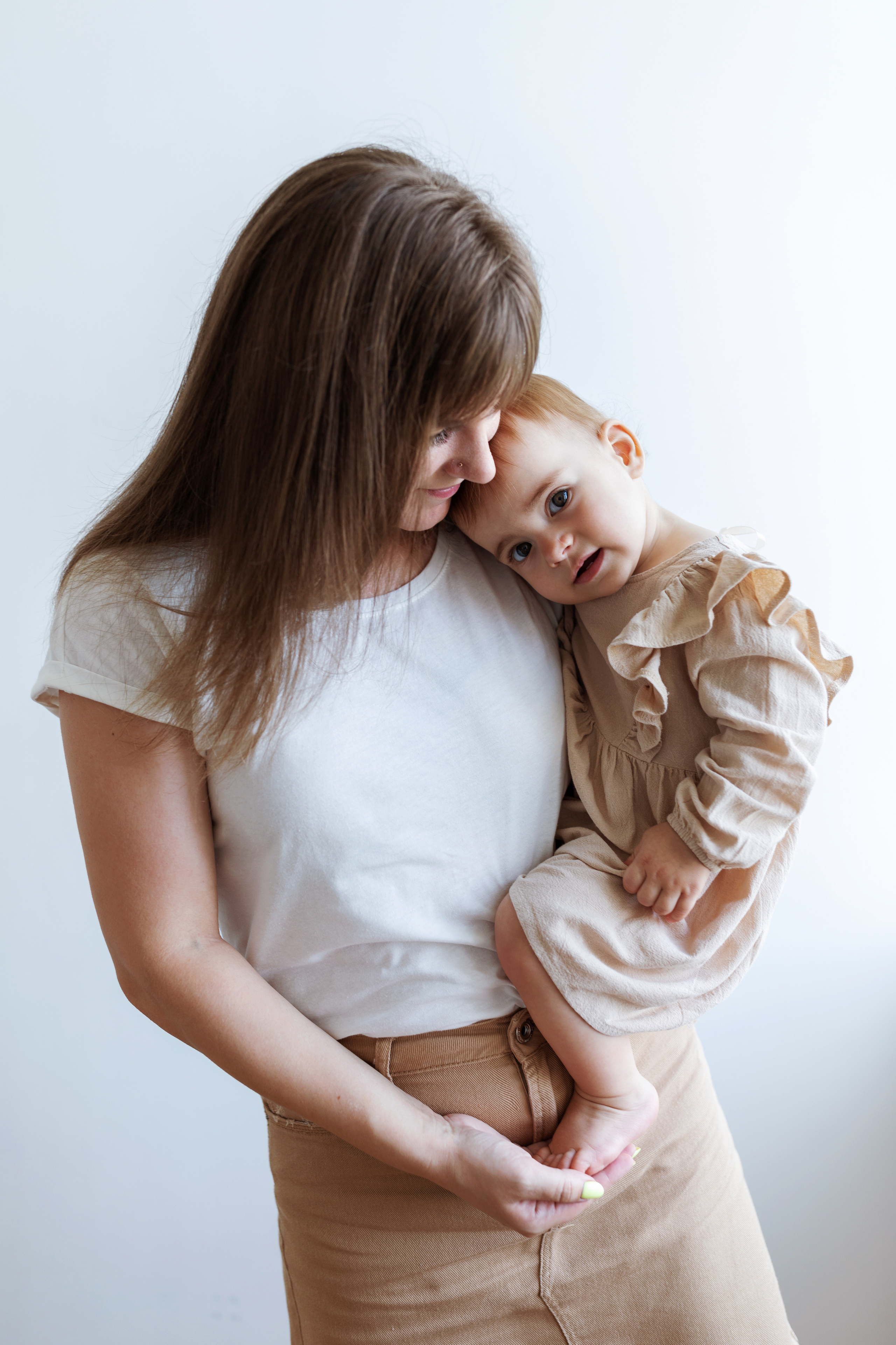 Фотосессия в стиле минимализм в Wood story. Фотограф на годик Хабаровск Детский и семейный фотограф в Хабаровске Юлия Матвиенко