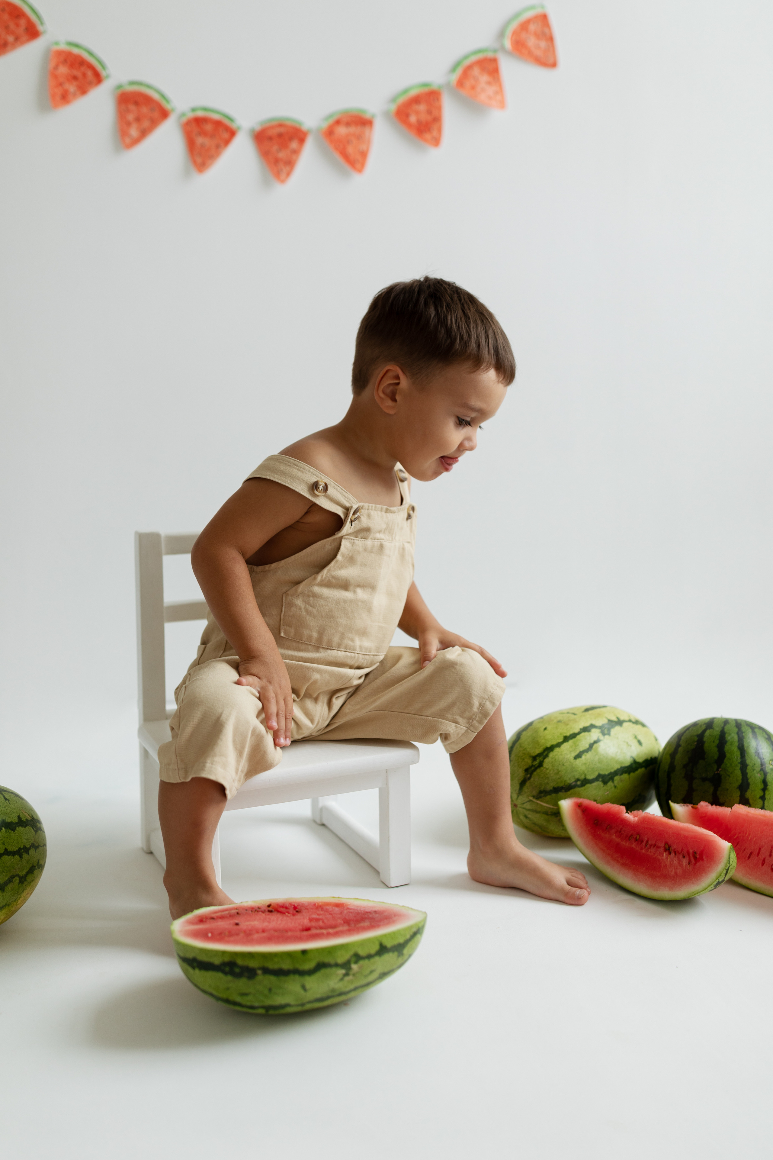 Паша с арбузами на фотодне. Фотограф на годик Хабаровск Детский и семейный фотограф в Хабаровске Юлия Матвиенко