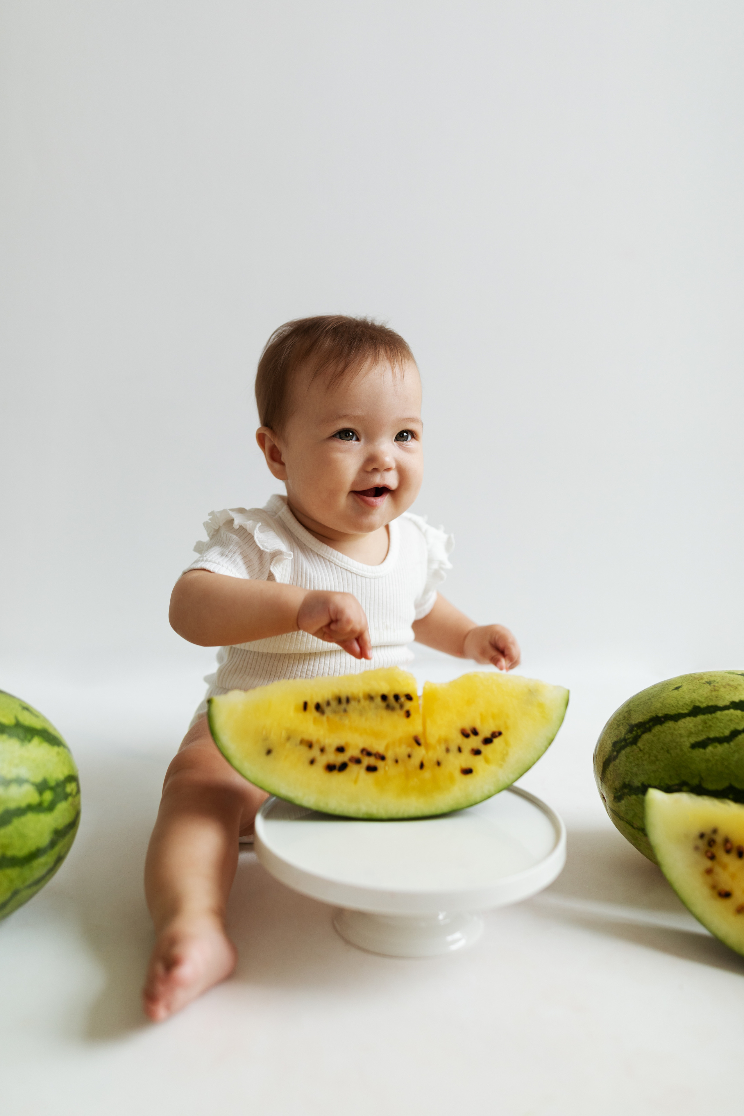 Ева и арбузы. Фотограф на годик Хабаровск Детский и семейный фотограф в Хабаровске Юлия Матвиенко