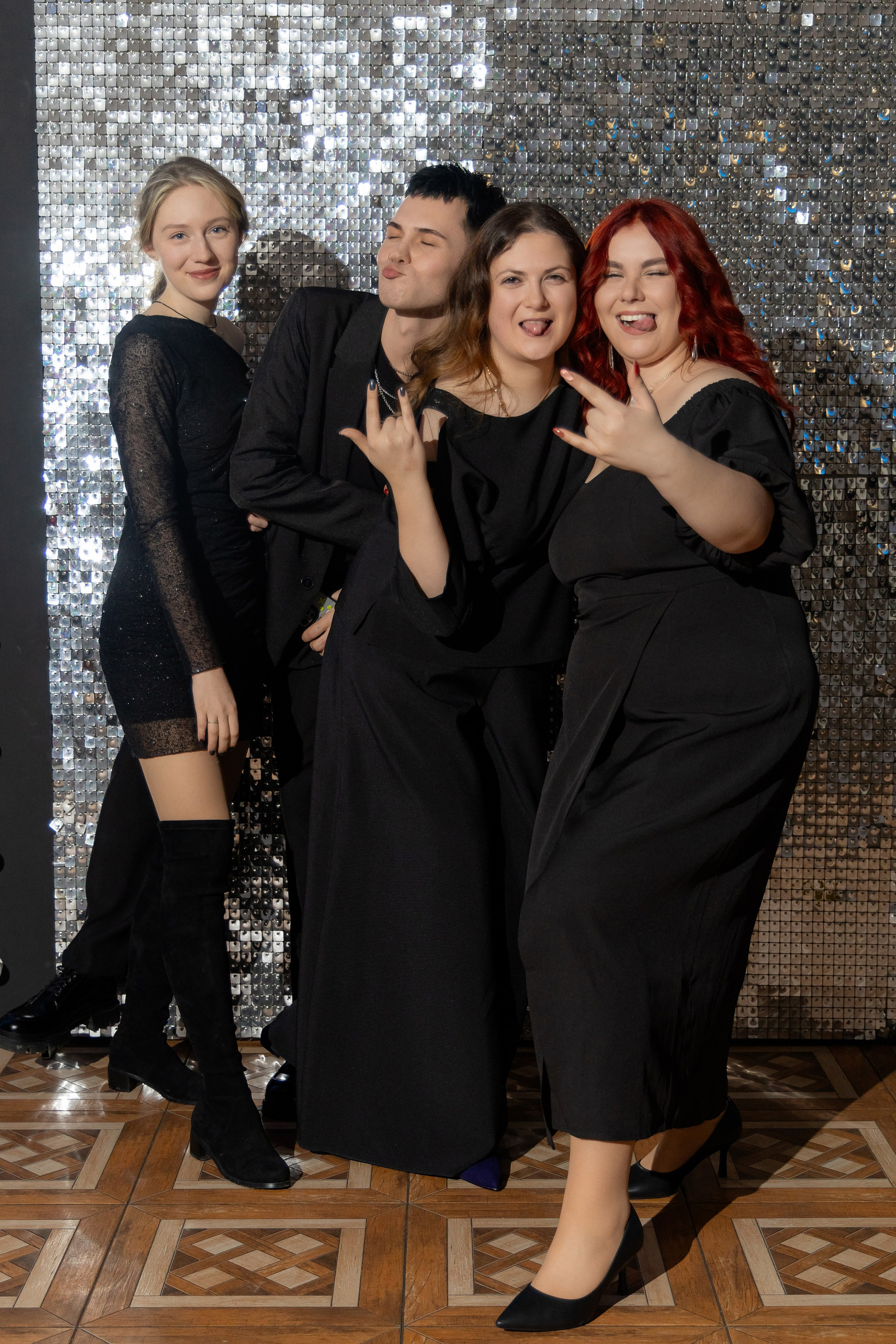 Корпоративная фотосъемка для кафе GARAGE | Новый год 2025 | Минск. Свадебный фотограф в Минске/Беларуси Сергей Спиридонов