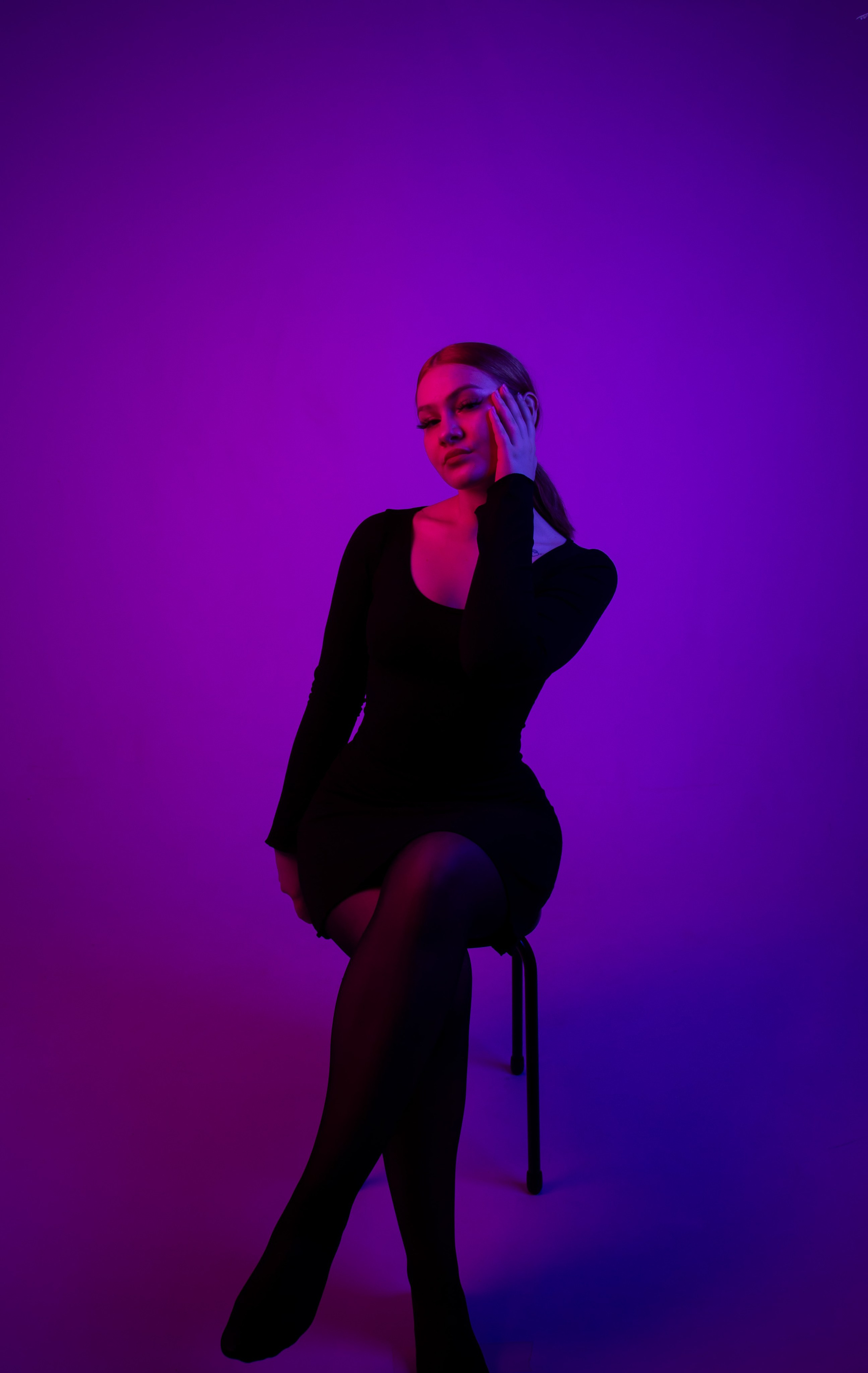 Фотосессия с цветным светом. Фотостудия автопортрета DOUBLE-YOU в Сургуте