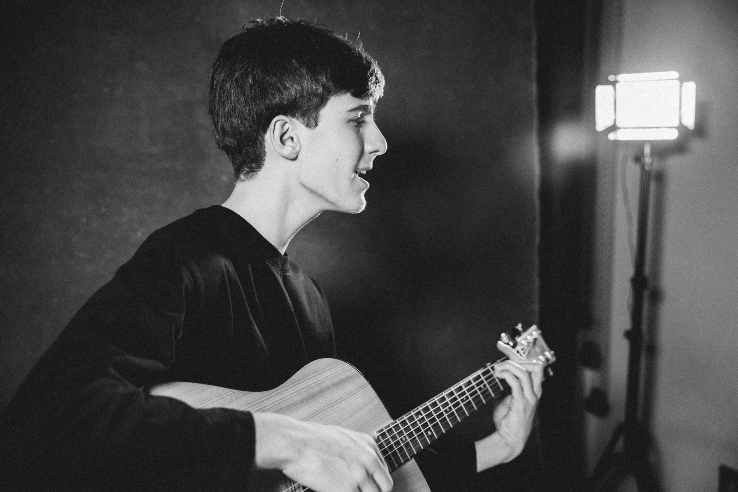 АРТЁМ. Я фотограф из Москвы к Вашим услугам