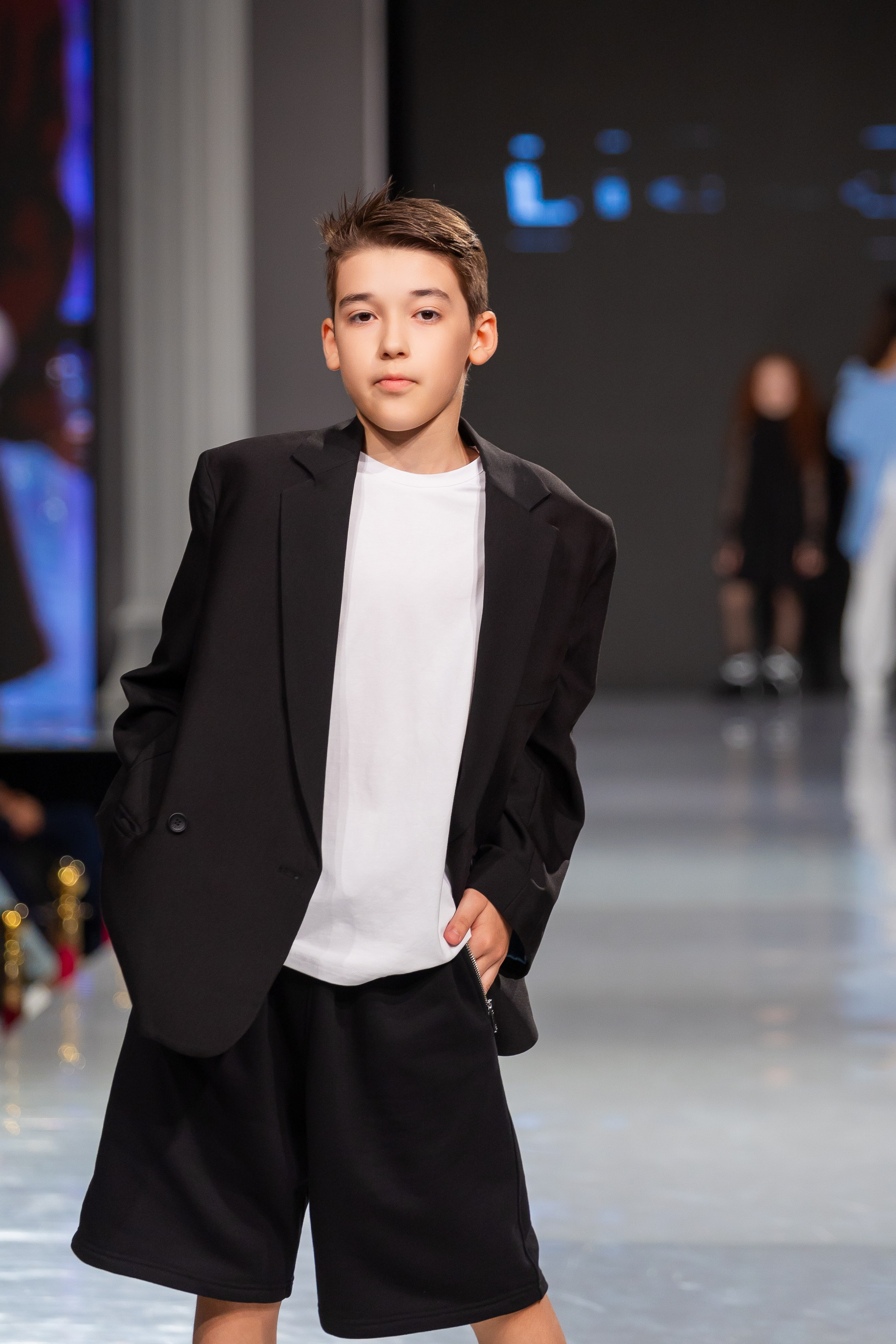 Estet Fashion Week. Photomantis