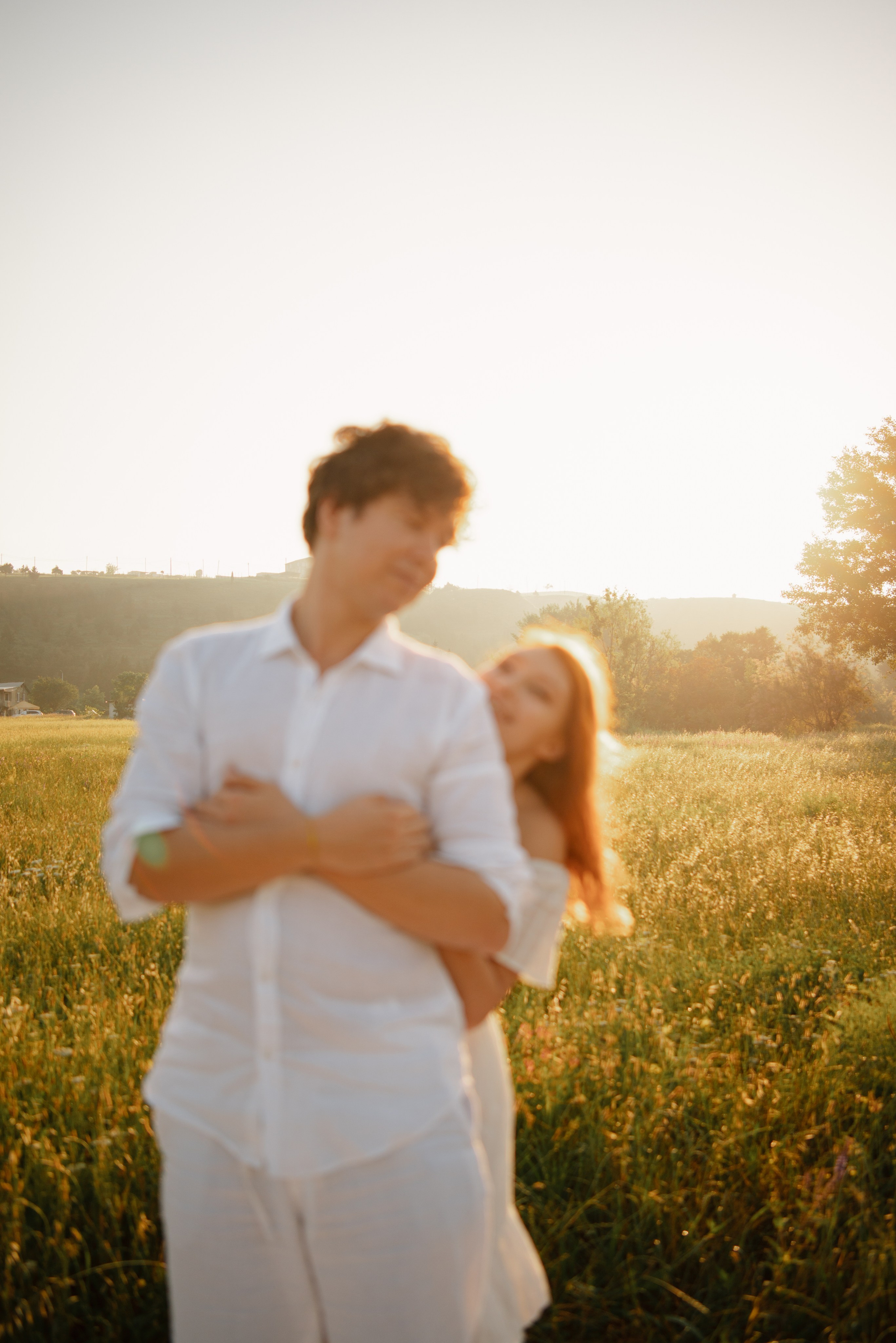 Парная фотосессия на природе. Портретный и свадебный фотограф в Тбилиси • xeniqo