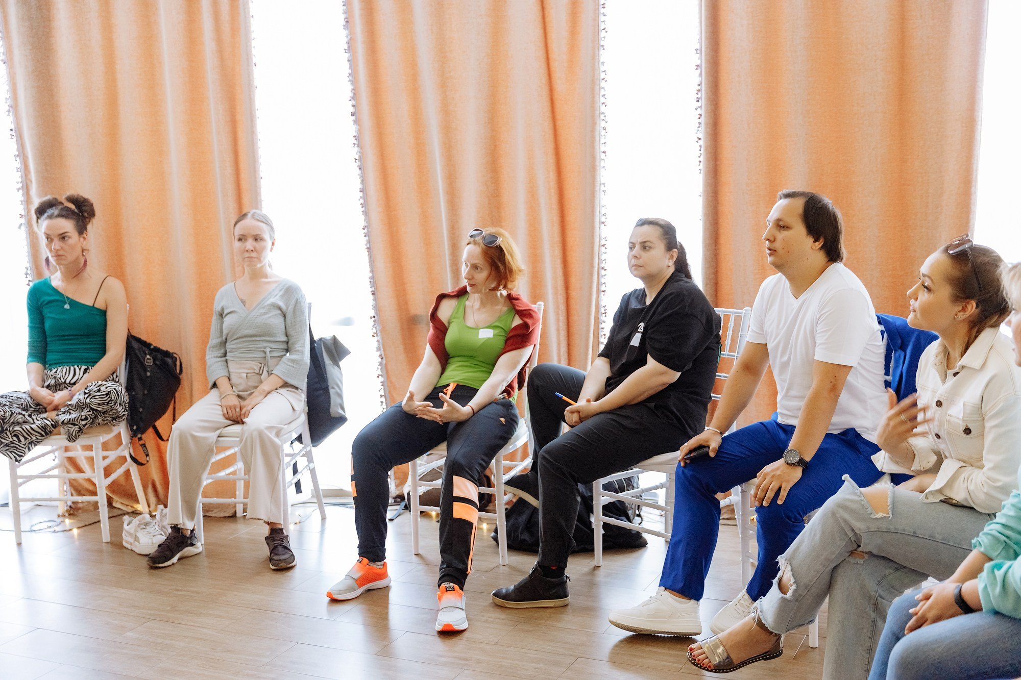 Фотограф на психологическом мероприятии. Профессиональный фотограф в Сочи Виктория Джой. Обучение