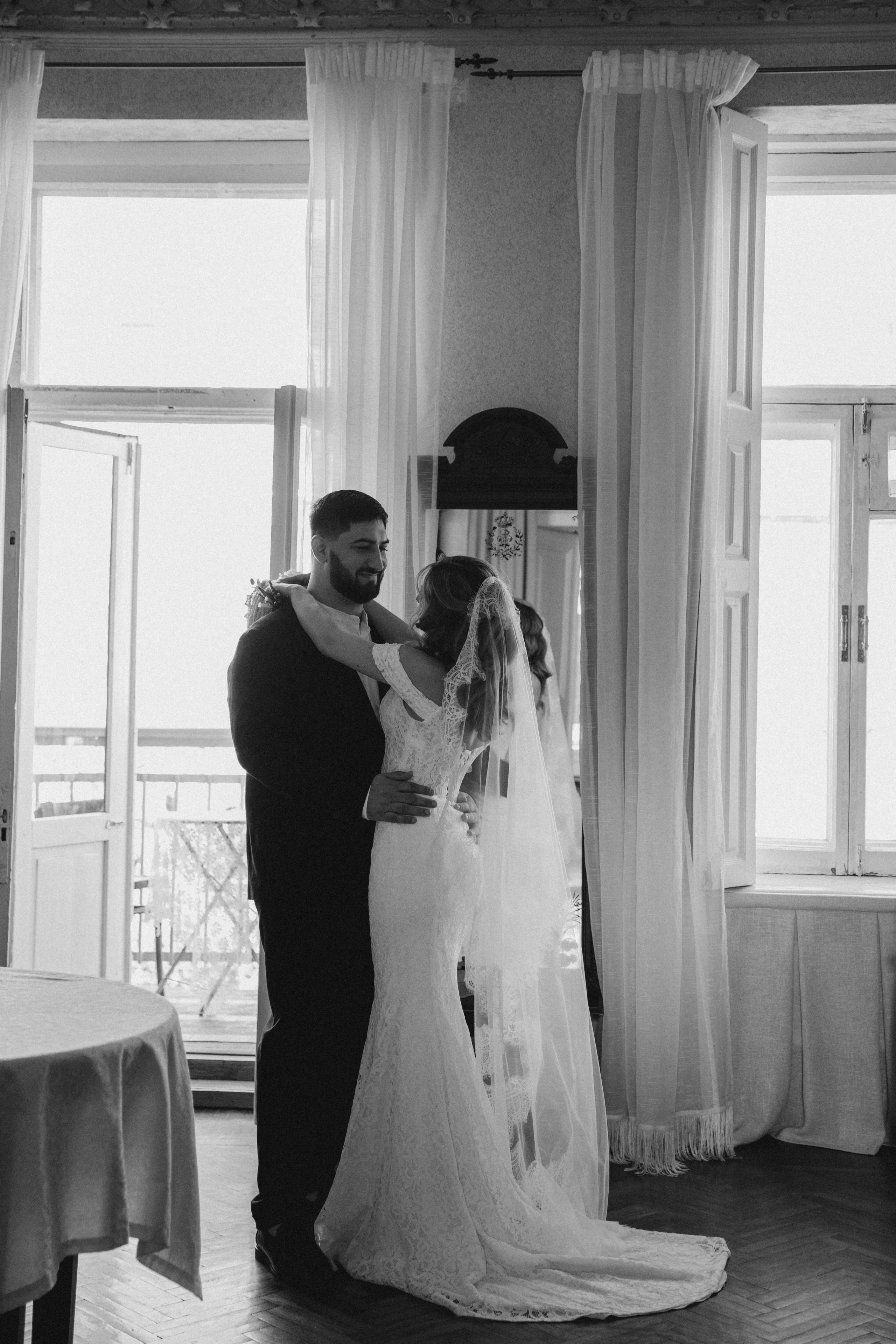 Арина и Норайр (ЗАГС+прогулка). Свадебный фотограф Юлия Галкина Ростов на Дону