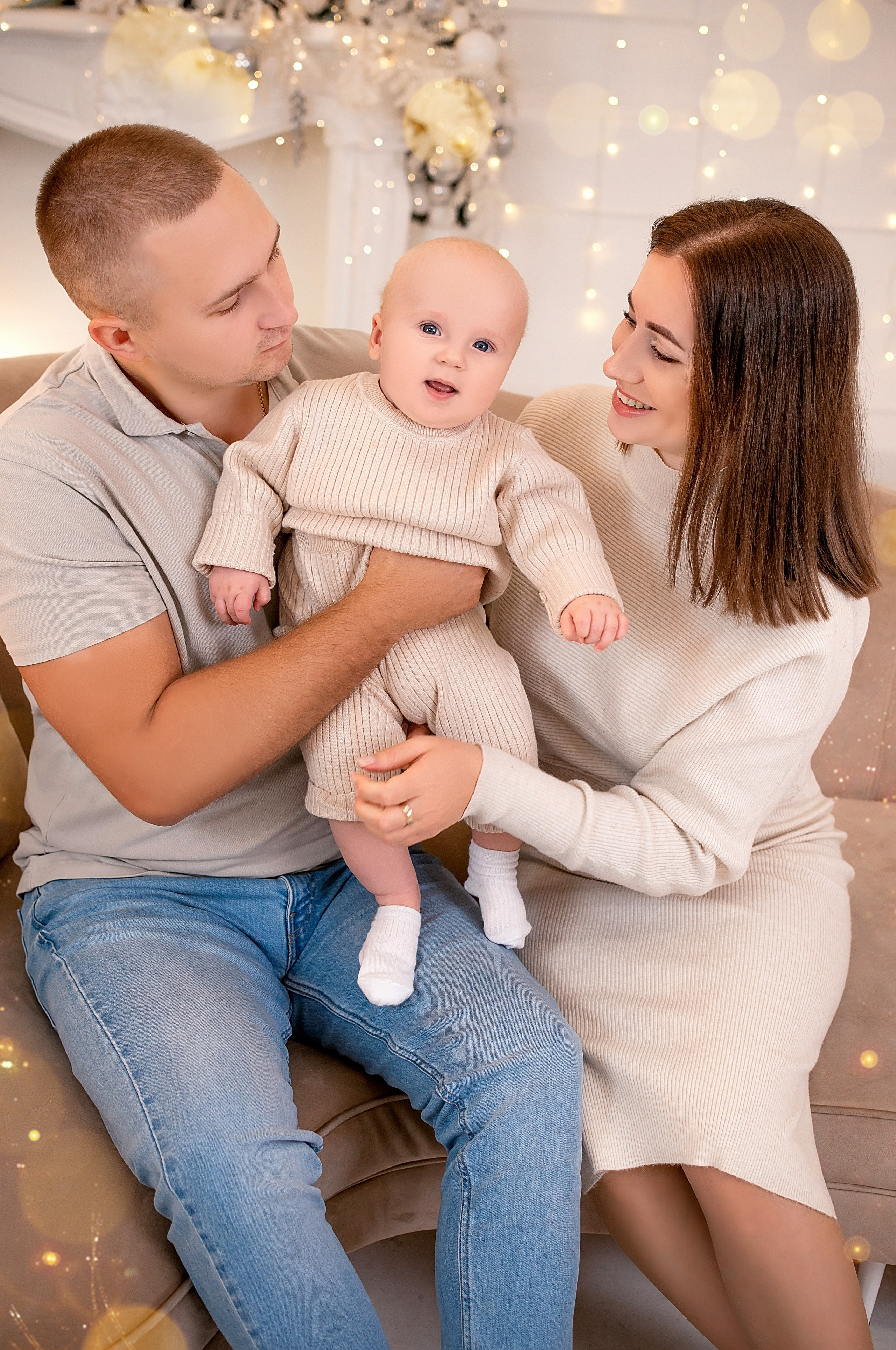 Новогодняя семейная фотосессия в Краснодаре 2023-2024. Фотограф новорожденных Краснодар Малышенко Надежда