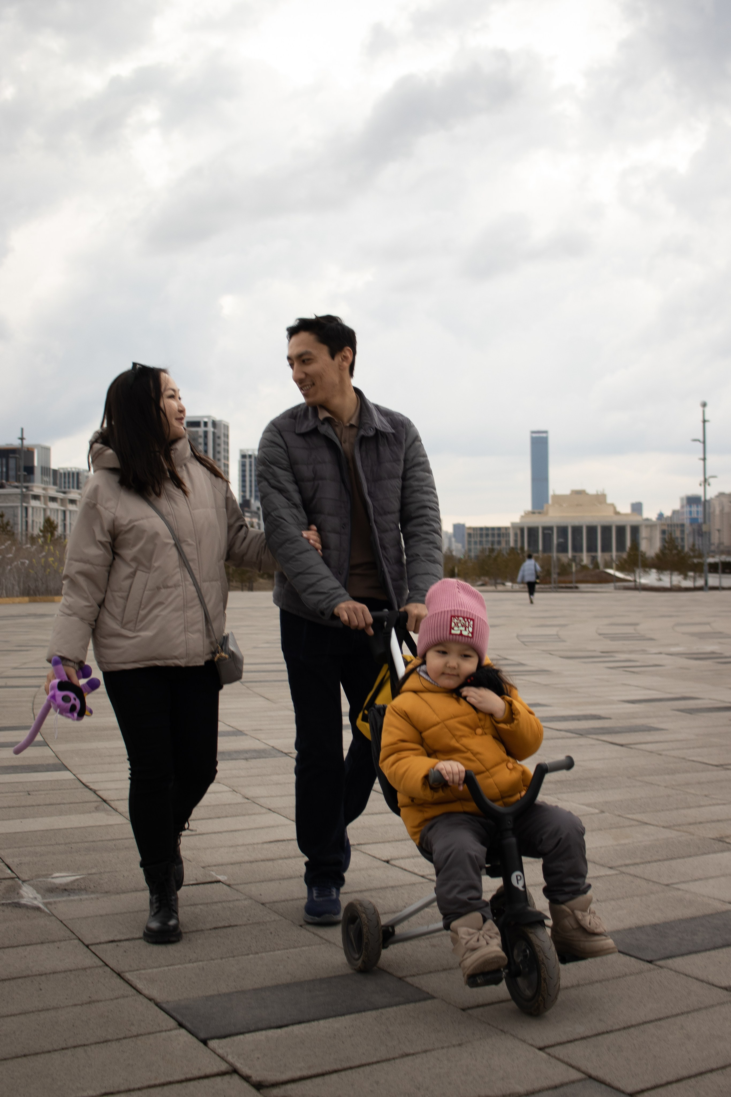 Фотопрогулка. Фотограф в Астане, индивидуальная, семейная, домашняя фотосессия