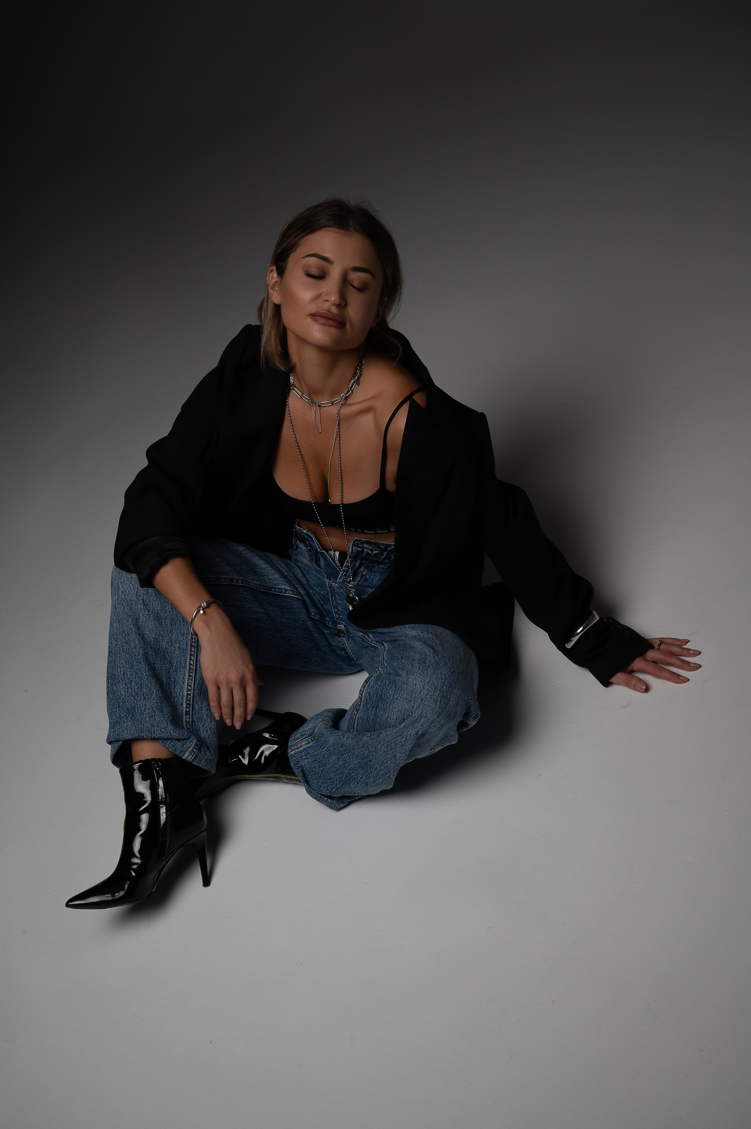 Студийная съемка на циклораме в Питере. Женский фотограф Санкт-Петербург Александра Колий