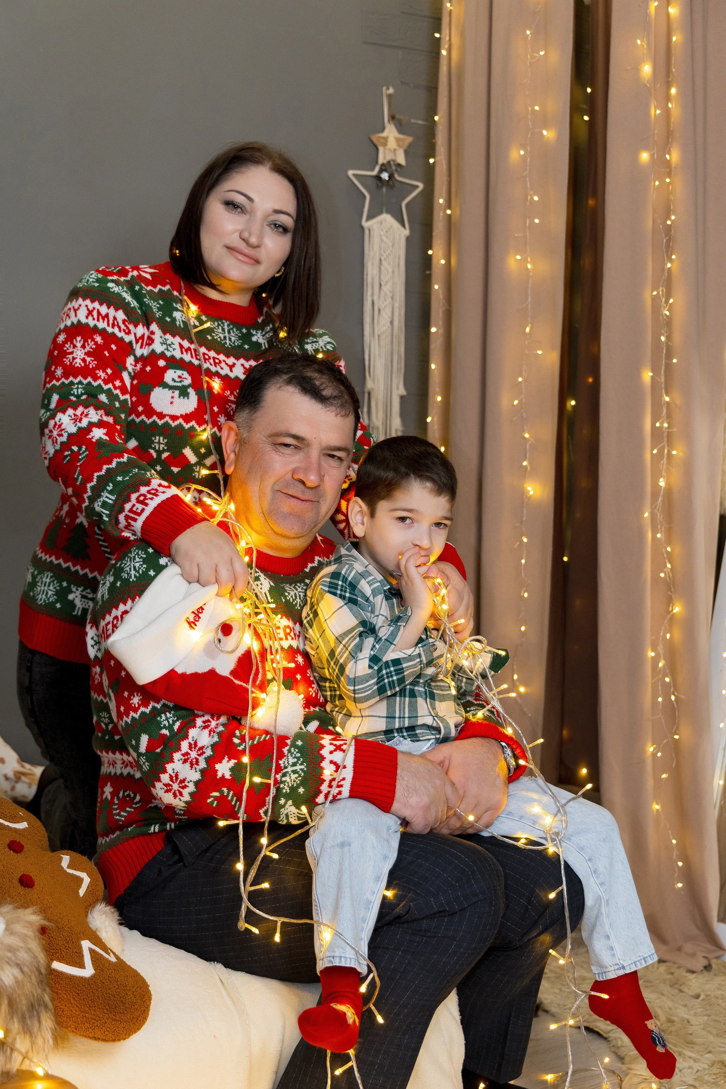 Амина с семьёй. Свадебный и семейный фотограф в Каспийске Алёна Нурмагомедова