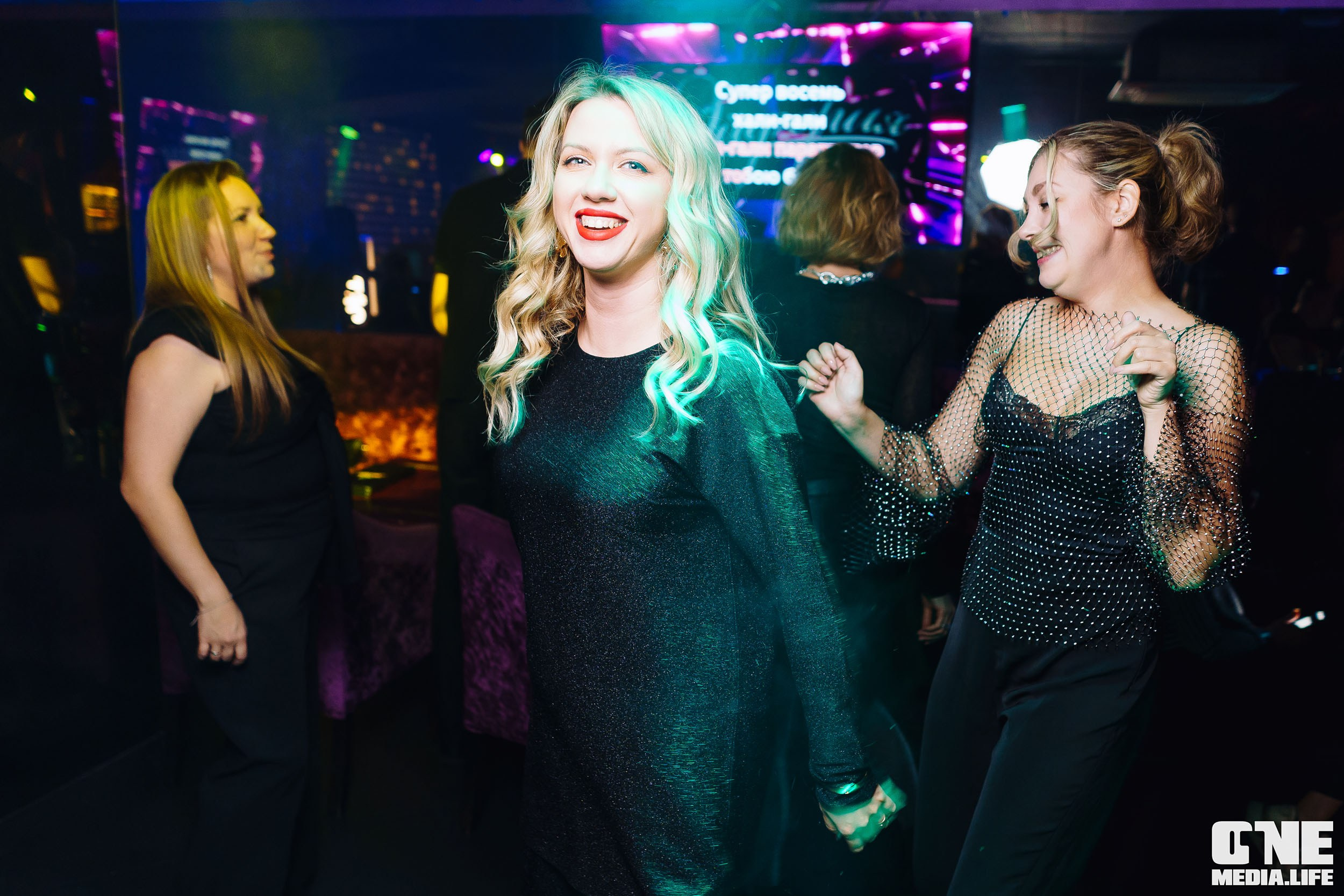 Фоторепортаж из караоке-клуба Эйфория. One Media Life: фоторепортажи, фотоотчеты с мероприятий и заведений