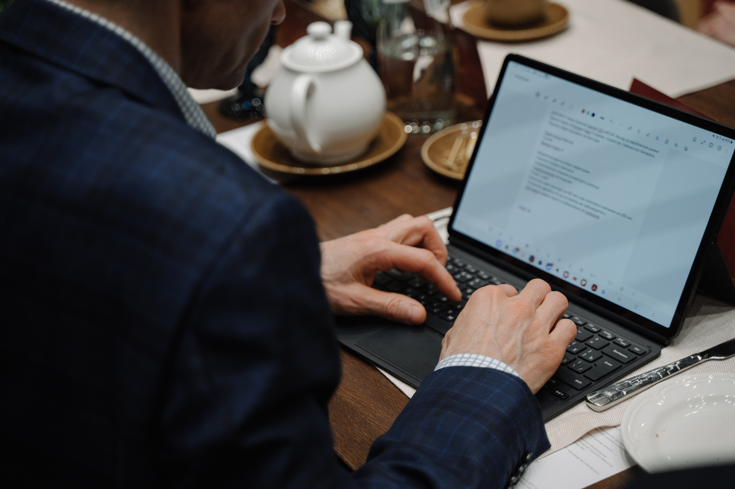 БИЗНЕС УЖИН В РЕСТОРАНЕ PESHI