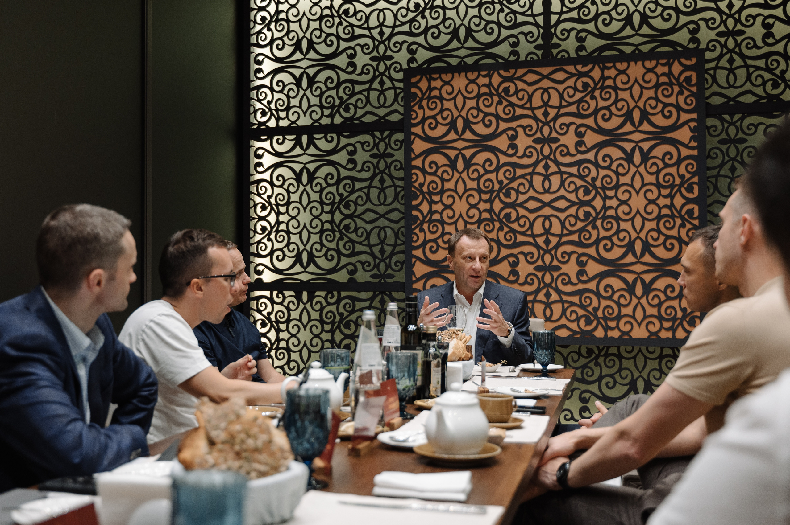 БИЗНЕС УЖИН В РЕСТОРАНЕ PESHI