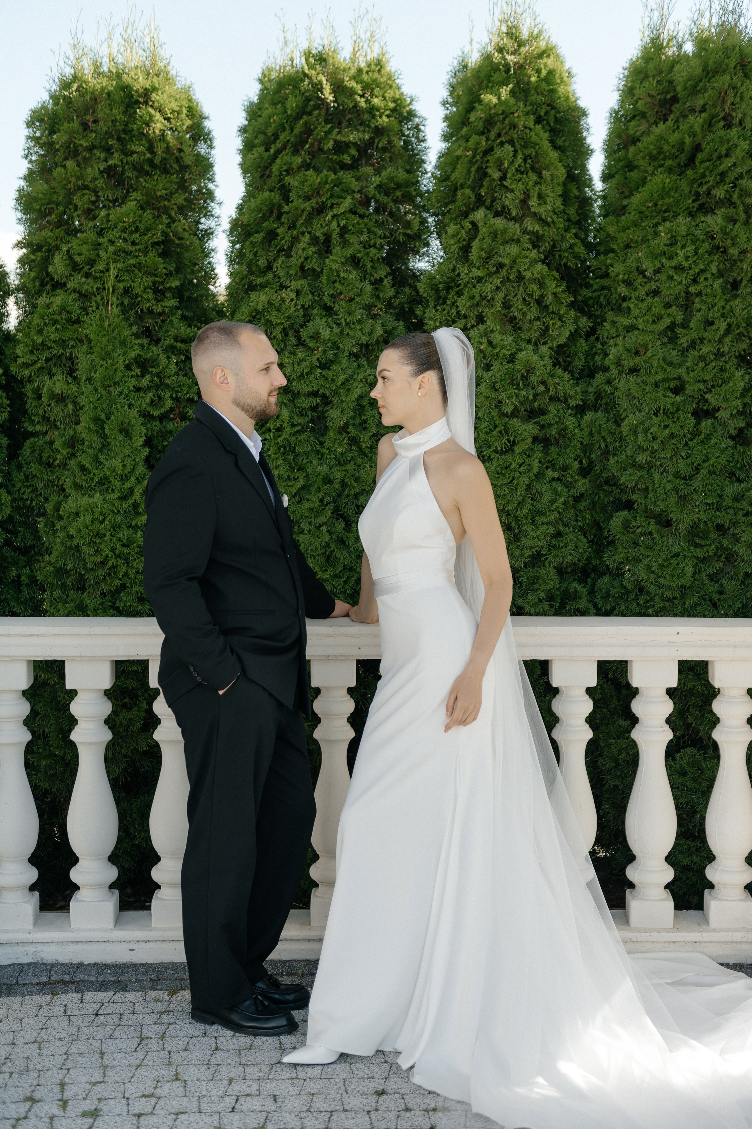 Wedding day in VERSAL PARK. Wedding PHOTOGRAPHER Andrew Vnukov