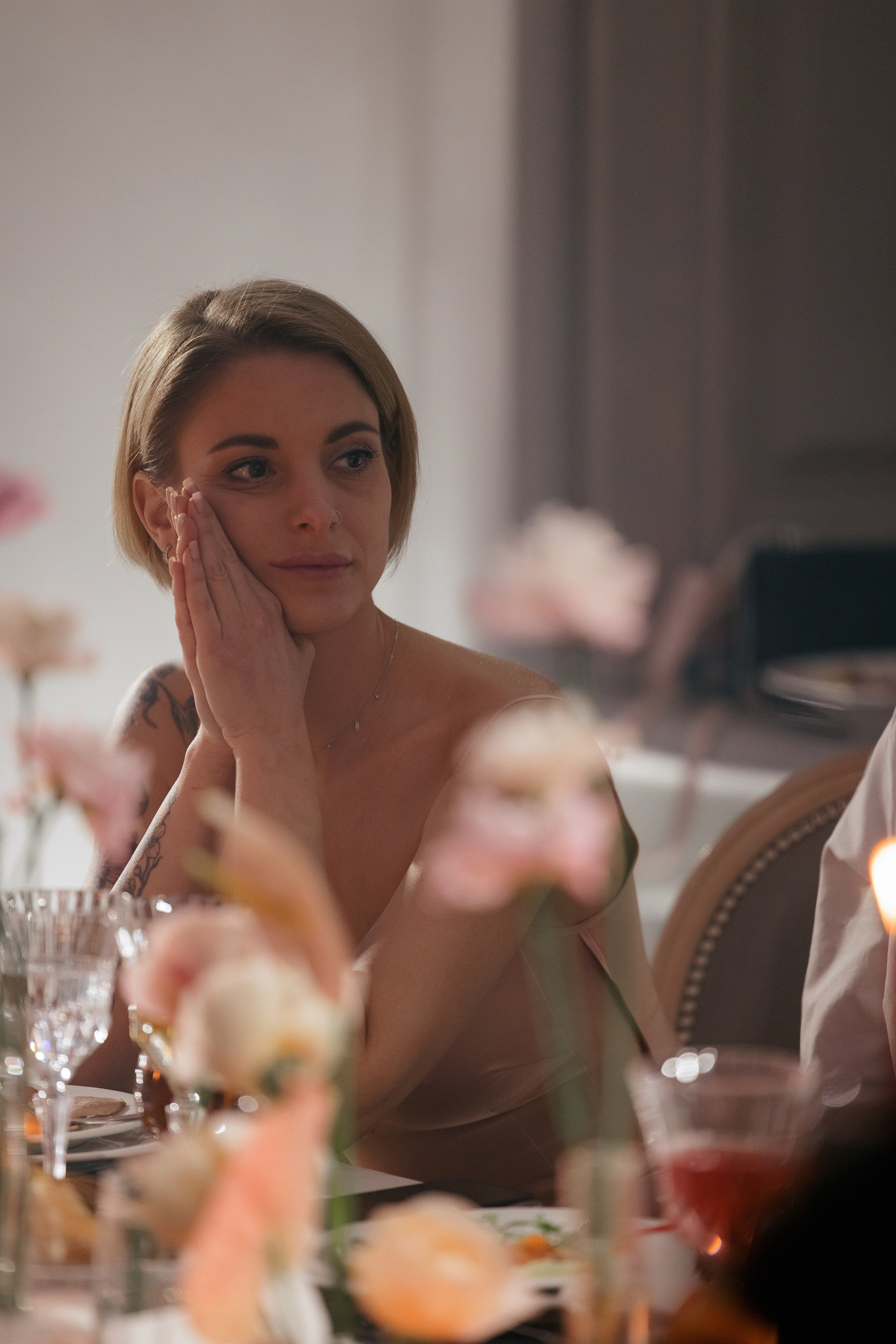 Юлия и Александр в отеле '12 причин' и кафе 'Мишель'. Свадебный фотограф Москва