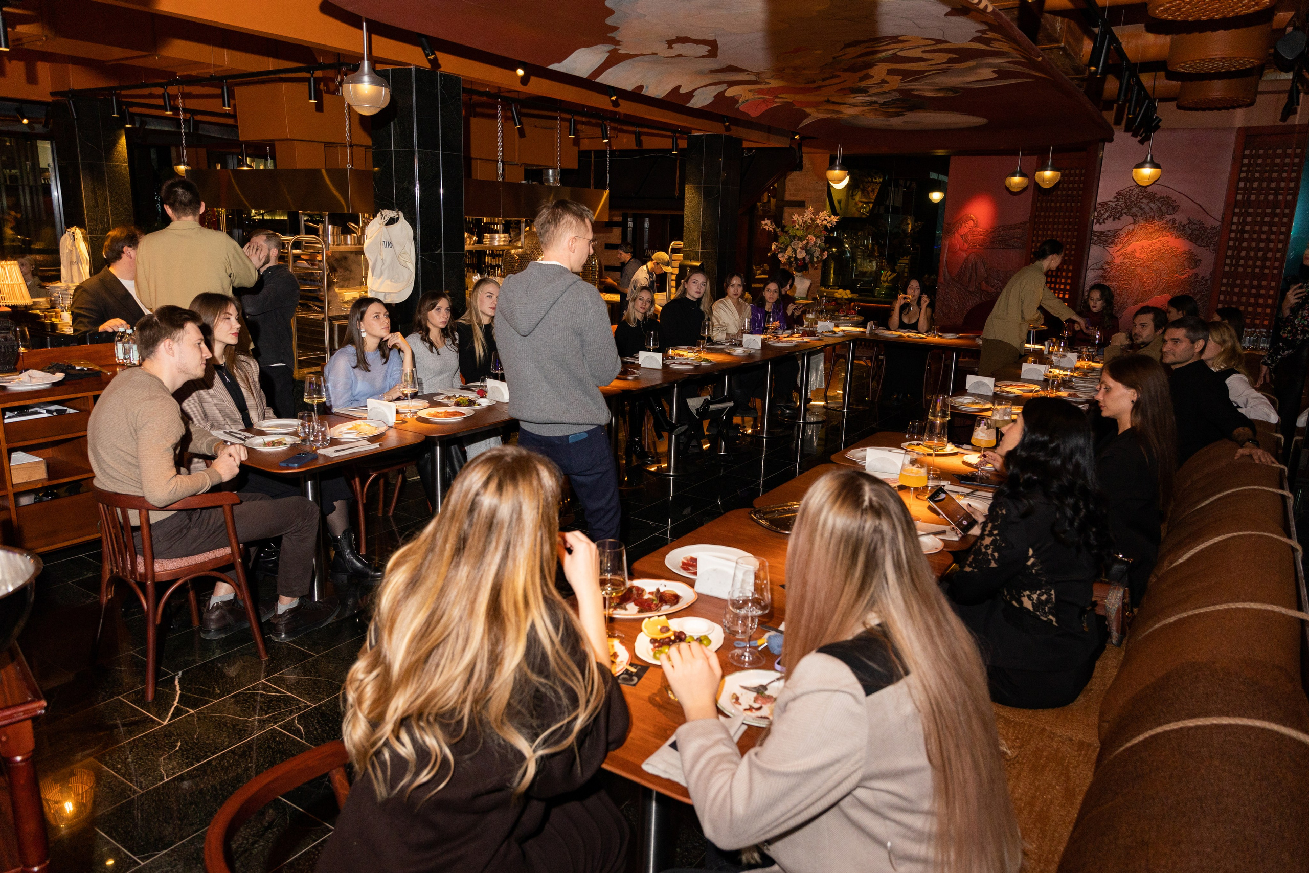 Бизнес ужин в ресторане Tbilissimo. Выпускные альбомы во Владивостоке