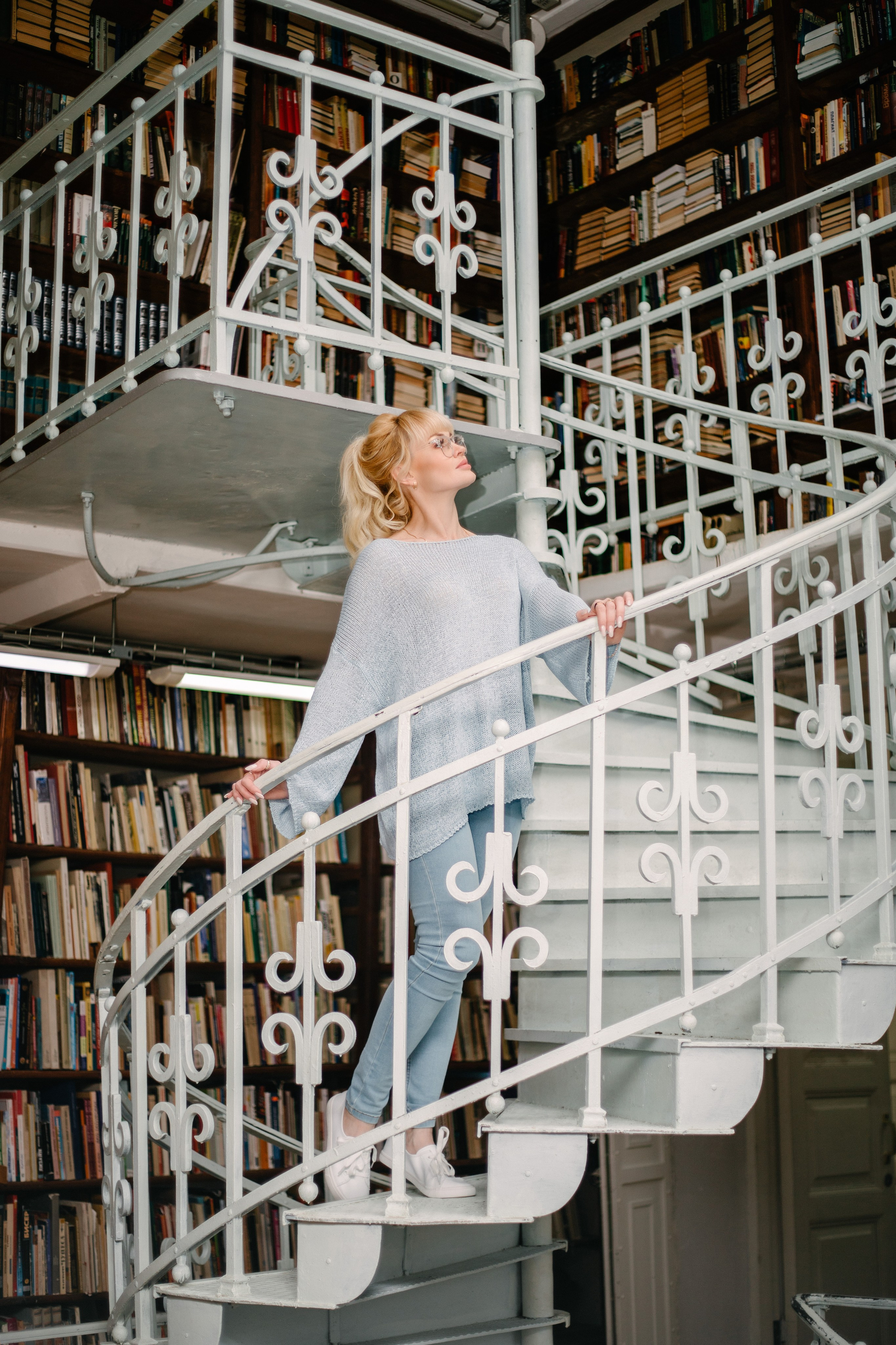 В библиотеке только шёпотом. Нечехова Виктория