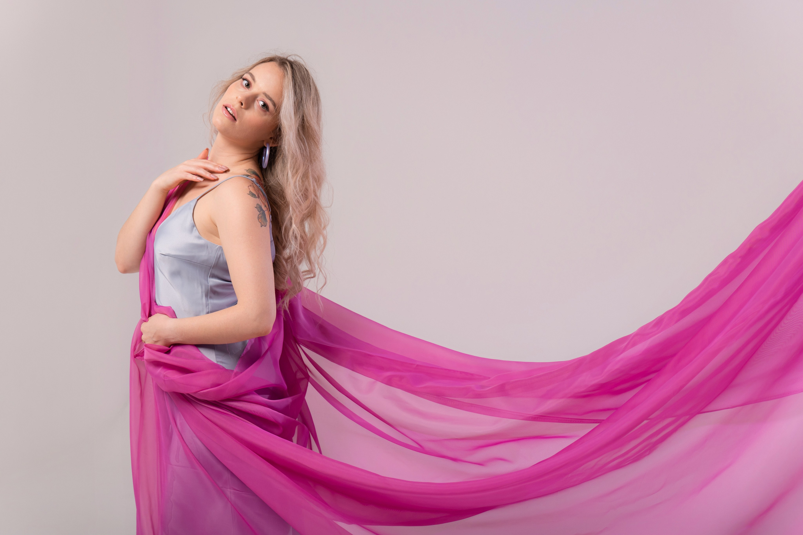 Женская фотосессия на циклораме. Портретный и репортажный фотограф в Сочи Рамодина Юлия