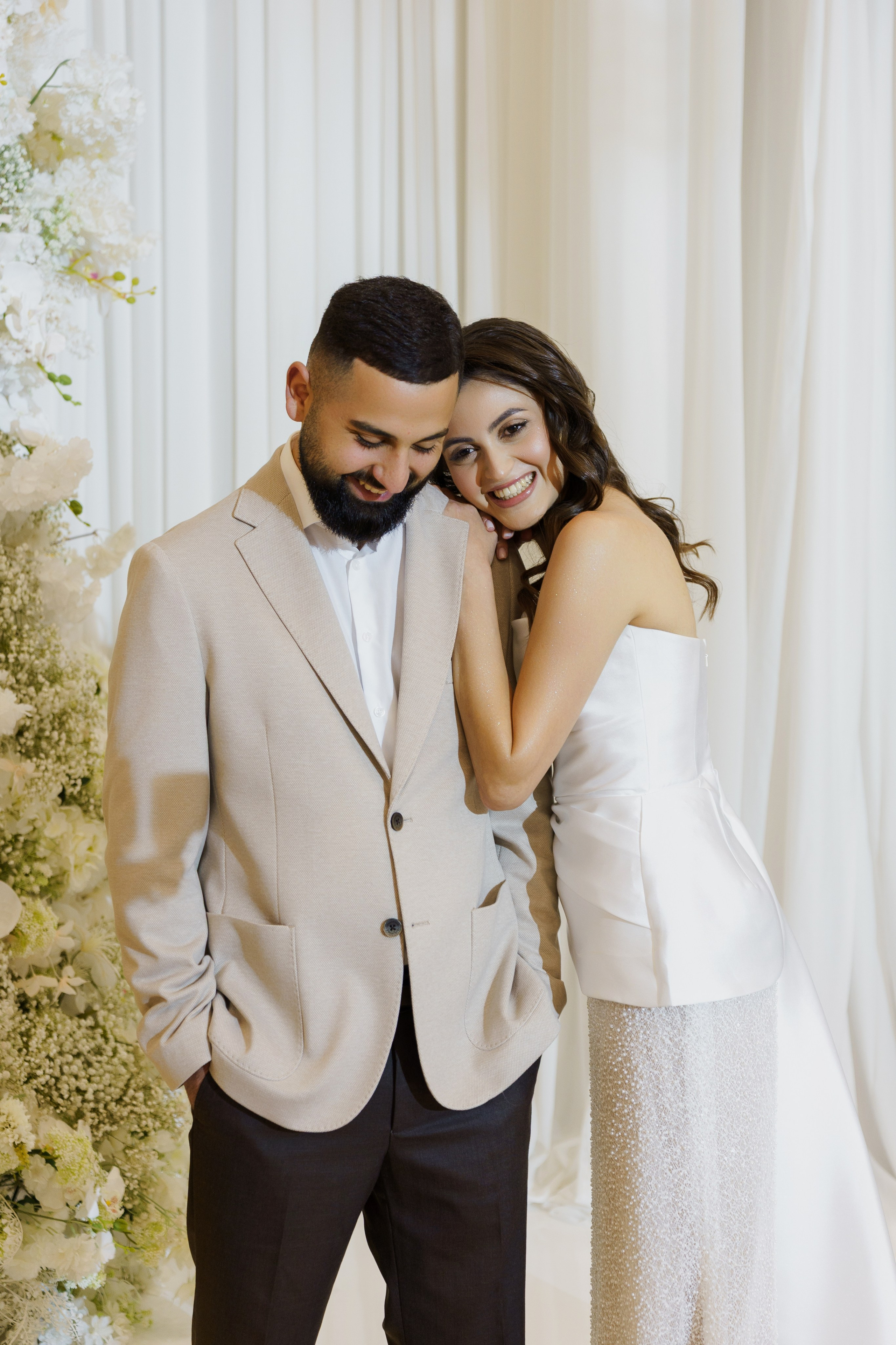 Красивое обручение на берегу чёрного моря в Лермонтово от ТВИНС СТУДИО. ТВИНС СТУДИО — лучшие свадебные фотографы и видеографы в Краснодаре