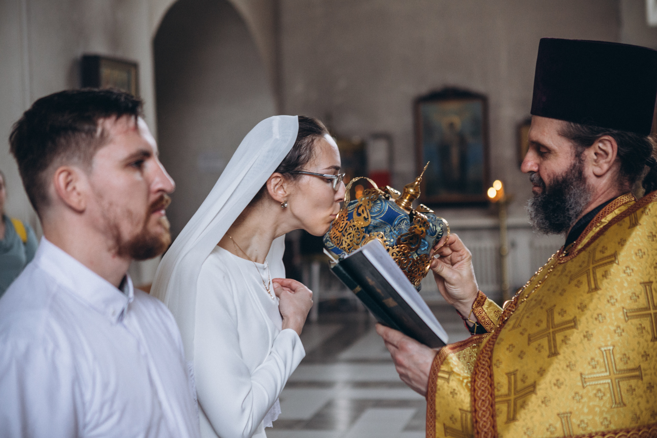 Венчание в Церкви Иконы Божией Матери Казанская на Валаамском подворье. Свадебный и семейный фотограф в Санкт-Петербурге Яцына Юрий. Видеоопер