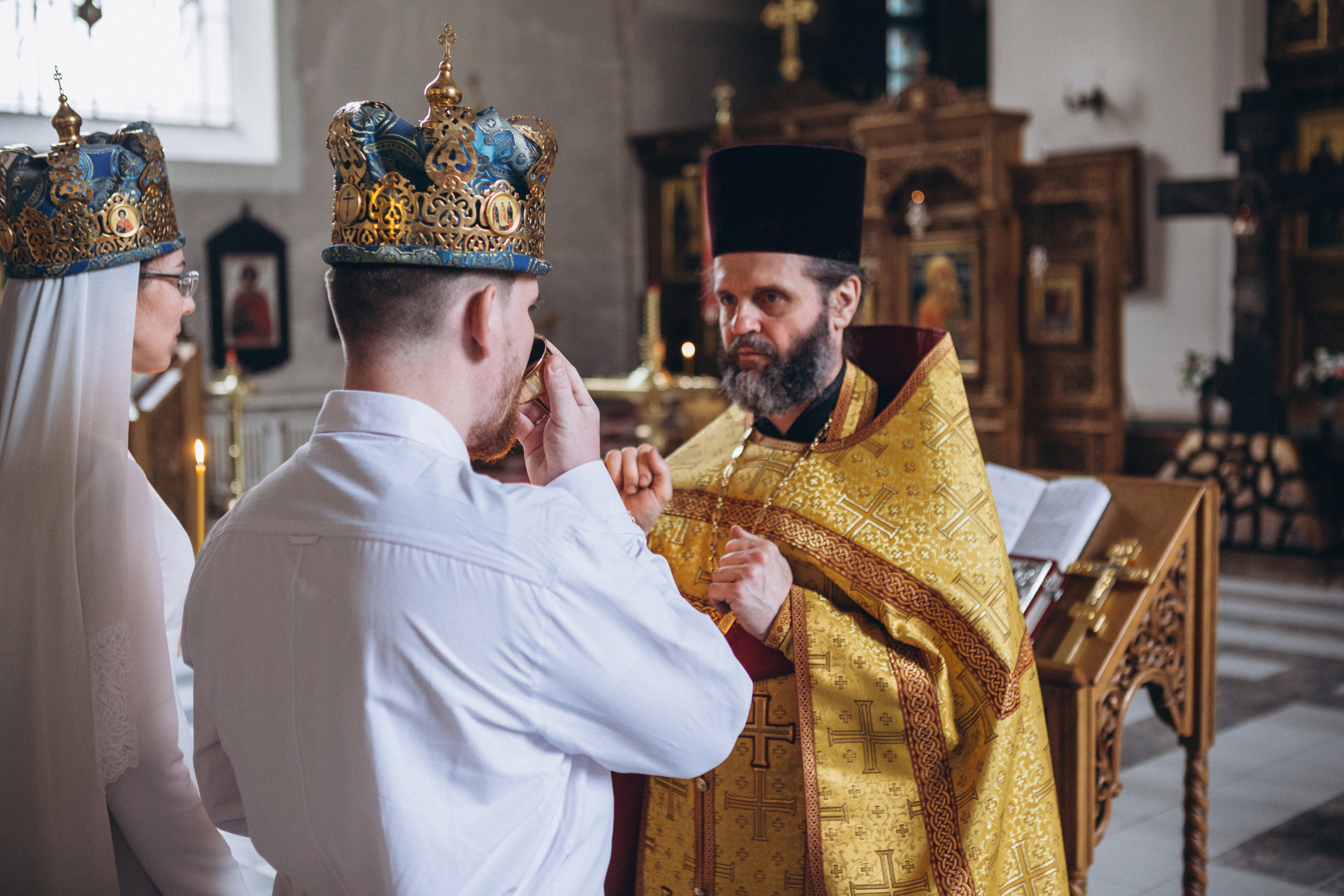 Венчание в Церкви Иконы Божией Матери Казанская на Валаамском подворье. Свадебный и семейный фотограф в Санкт-Петербурге Яцына Юрий. Видеоопер