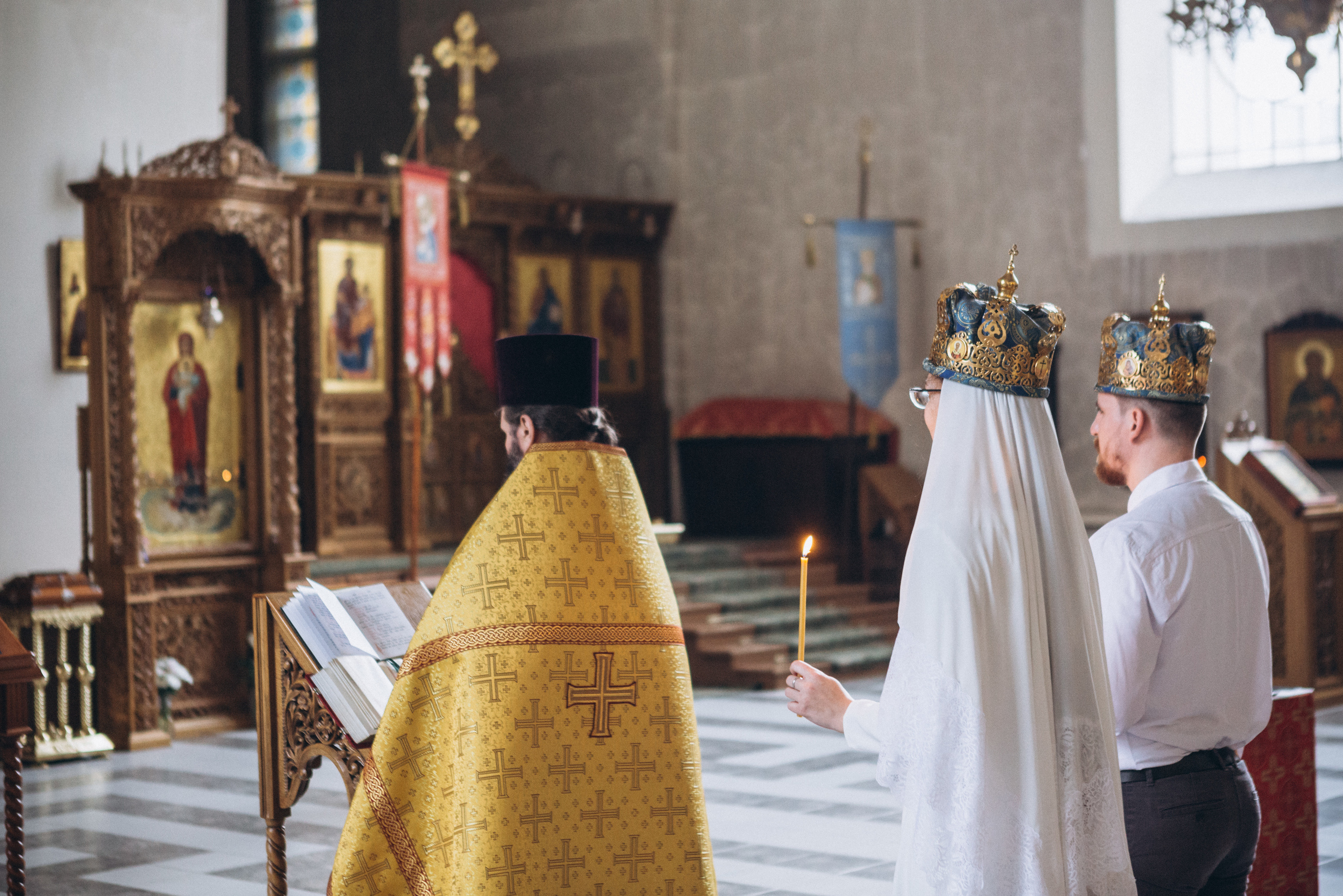 Венчание в Церкви Иконы Божией Матери Казанская на Валаамском подворье. Свадебный и семейный фотограф в Санкт-Петербурге Яцына Юрий. Видеоопер