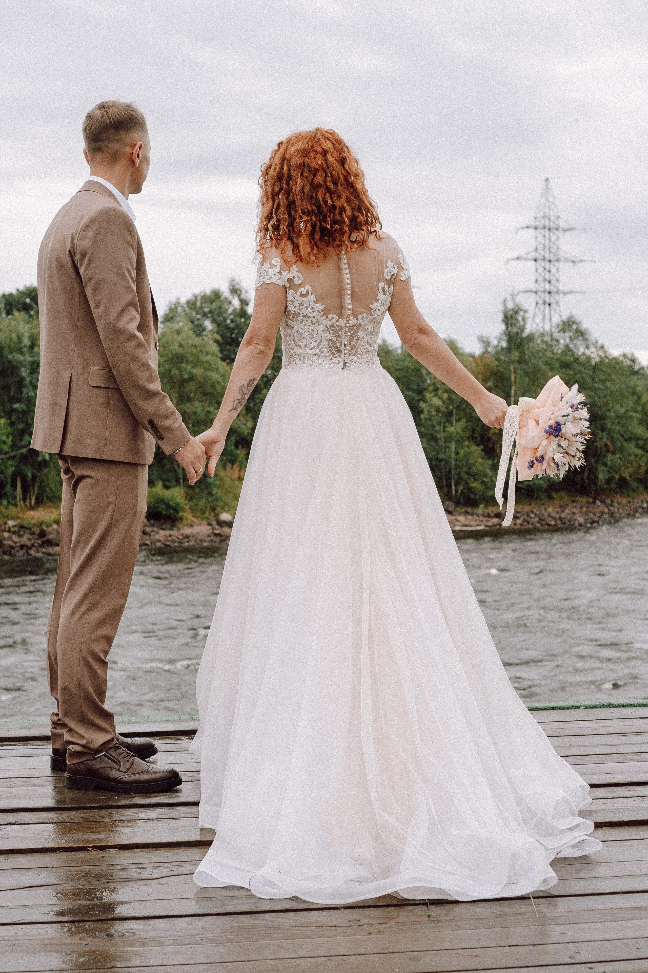 СВАДЕБНАЯ ФОТОСЕССИИЯ ПАРЫ В ГОРОДЕ ПРИОЗЕРСК В СОСНОВОМ ЛЕСУ И С ПИКАПОМ. Профессиональный фотограф, Санкт-Петербург — Виктория Богомолова