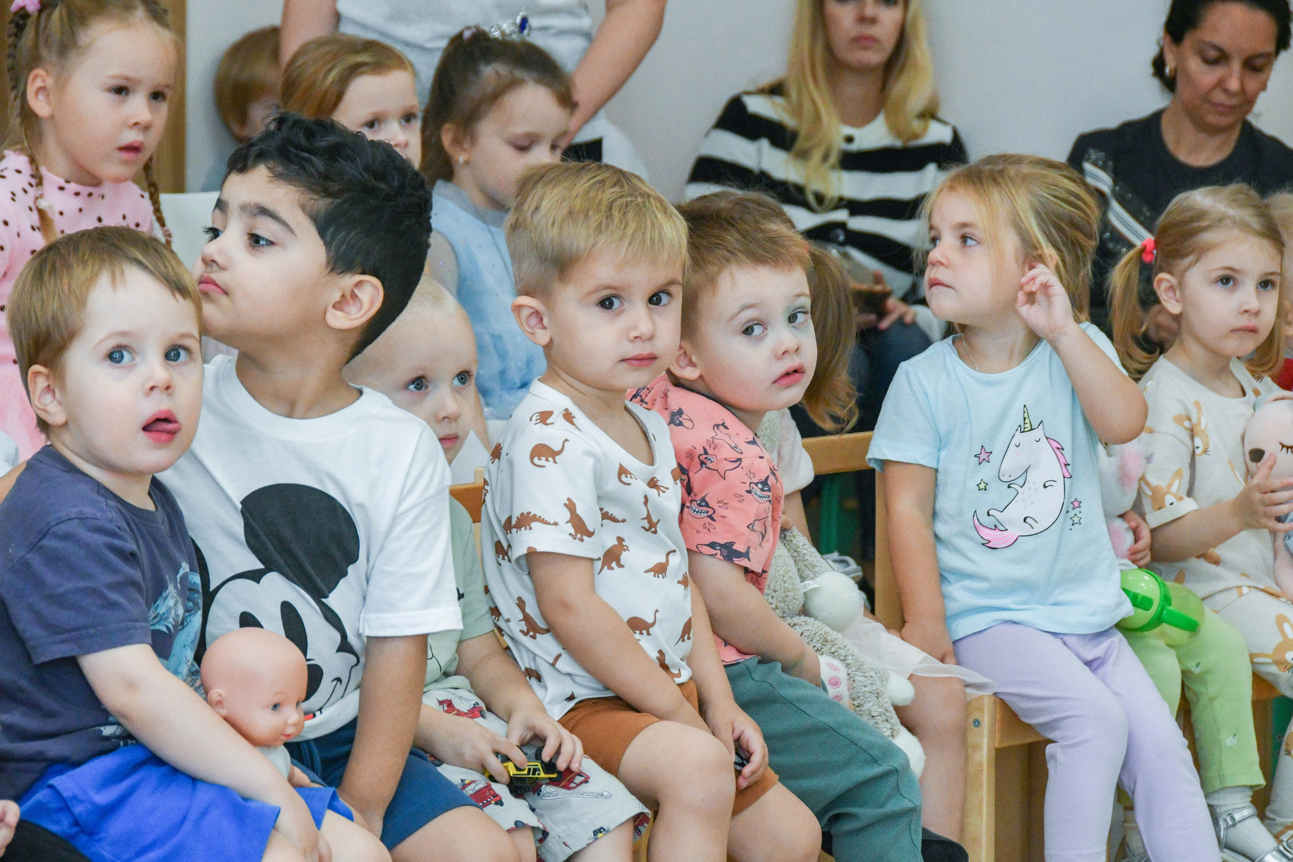 2023 г. День дошкольного работника и прогулка. Репортажный и детский фотограф в Новосибирске