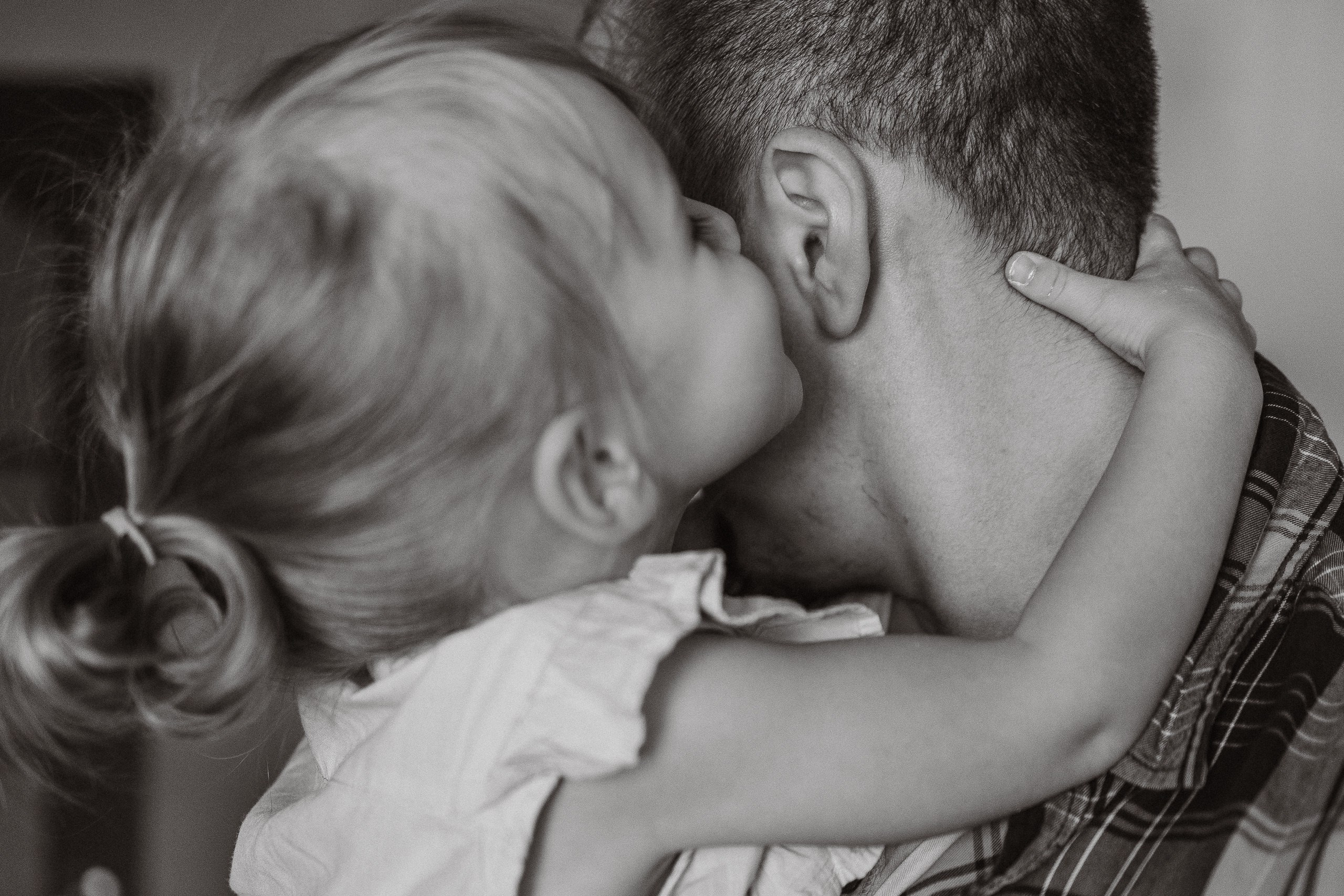 Креативная семейная фотосессия в процессе ремонта в Ижевске