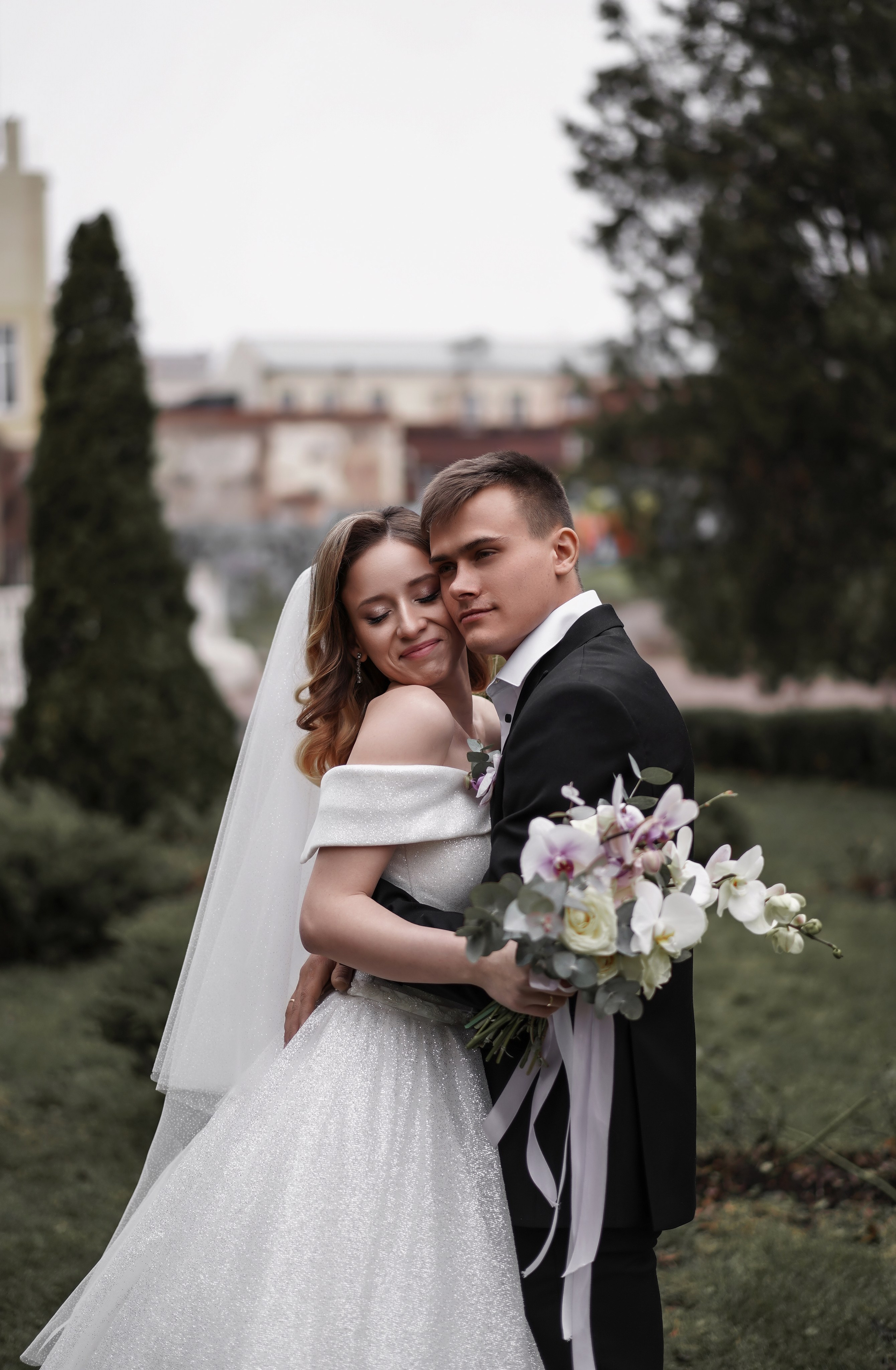Свадебная фотосессия Сергея и Кристины в парке Максима Горького в Ростове-на-Дону. Свадебный фотограф в Ростове-на-Дону. Таинство Крещения и Венчания, семейные фотосессии. Алёна Чёботова