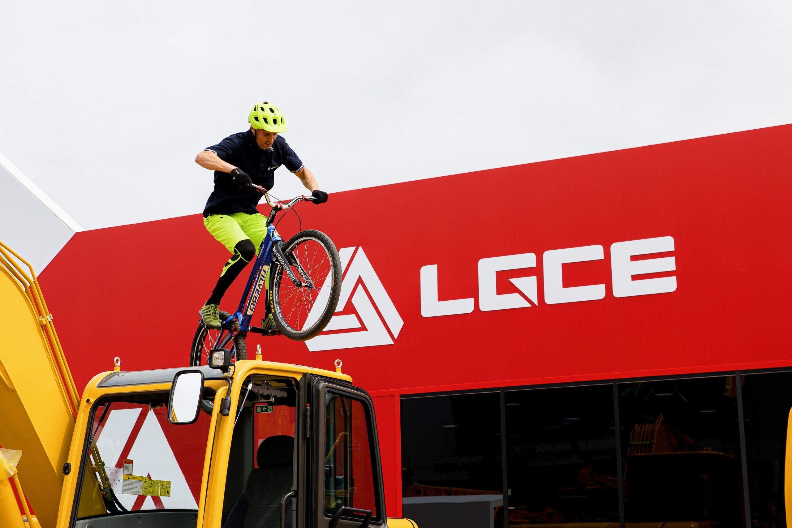 Выставка компании «Русбизнесавто». Репортажный фотограф Семён Борисов | Москва