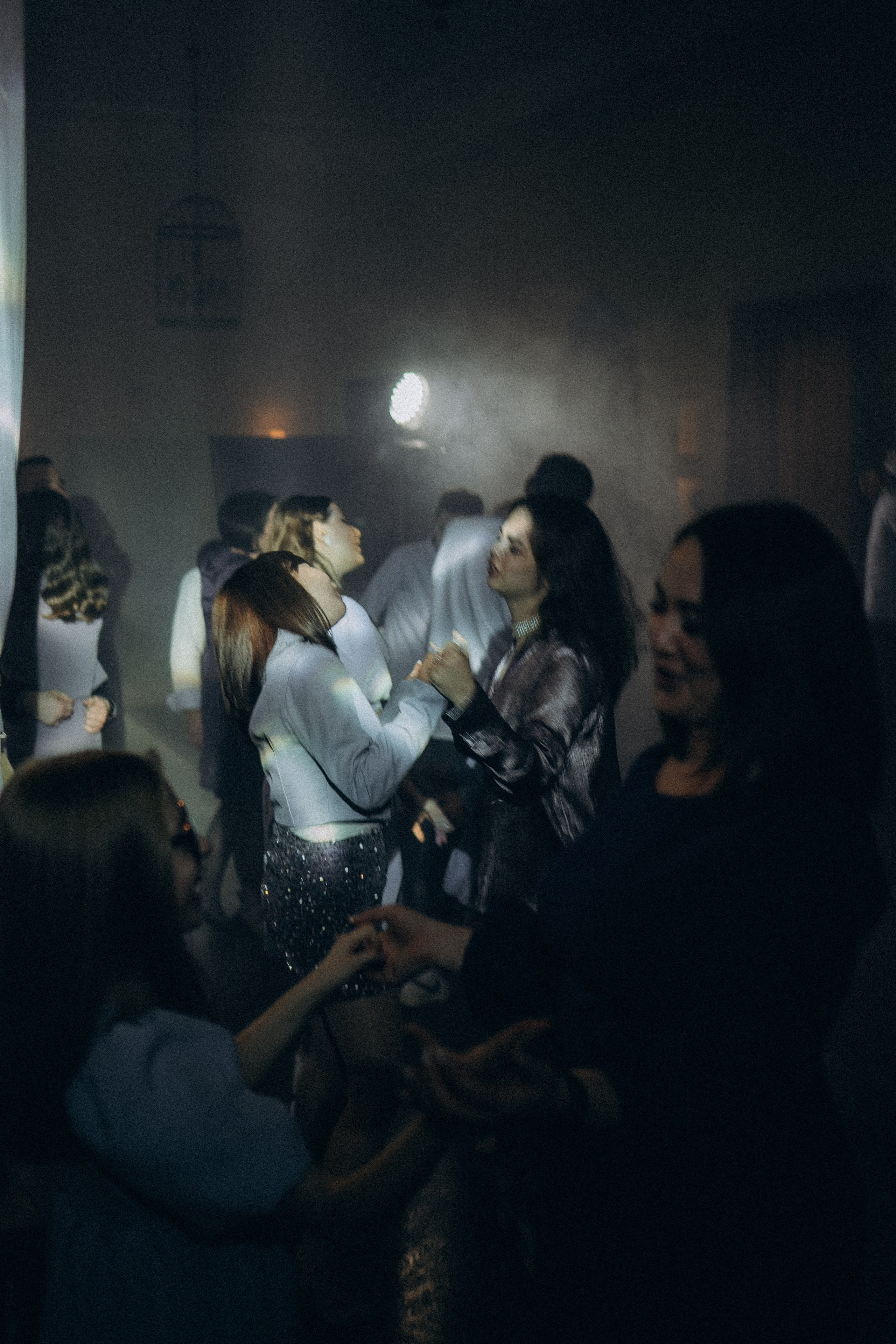 СВАДЕБНАЯ СЬЕМКА СБОРОВ В ОТЕЛЕ И ВЫЕЗД НА ЦЕРЕМОНИЮ (СНЯТО В СИБИРЕ В НИЖНЕВАРТОВСКЕ). Профессиональный фотограф, Санкт-Петербург — Виктория Богомолова