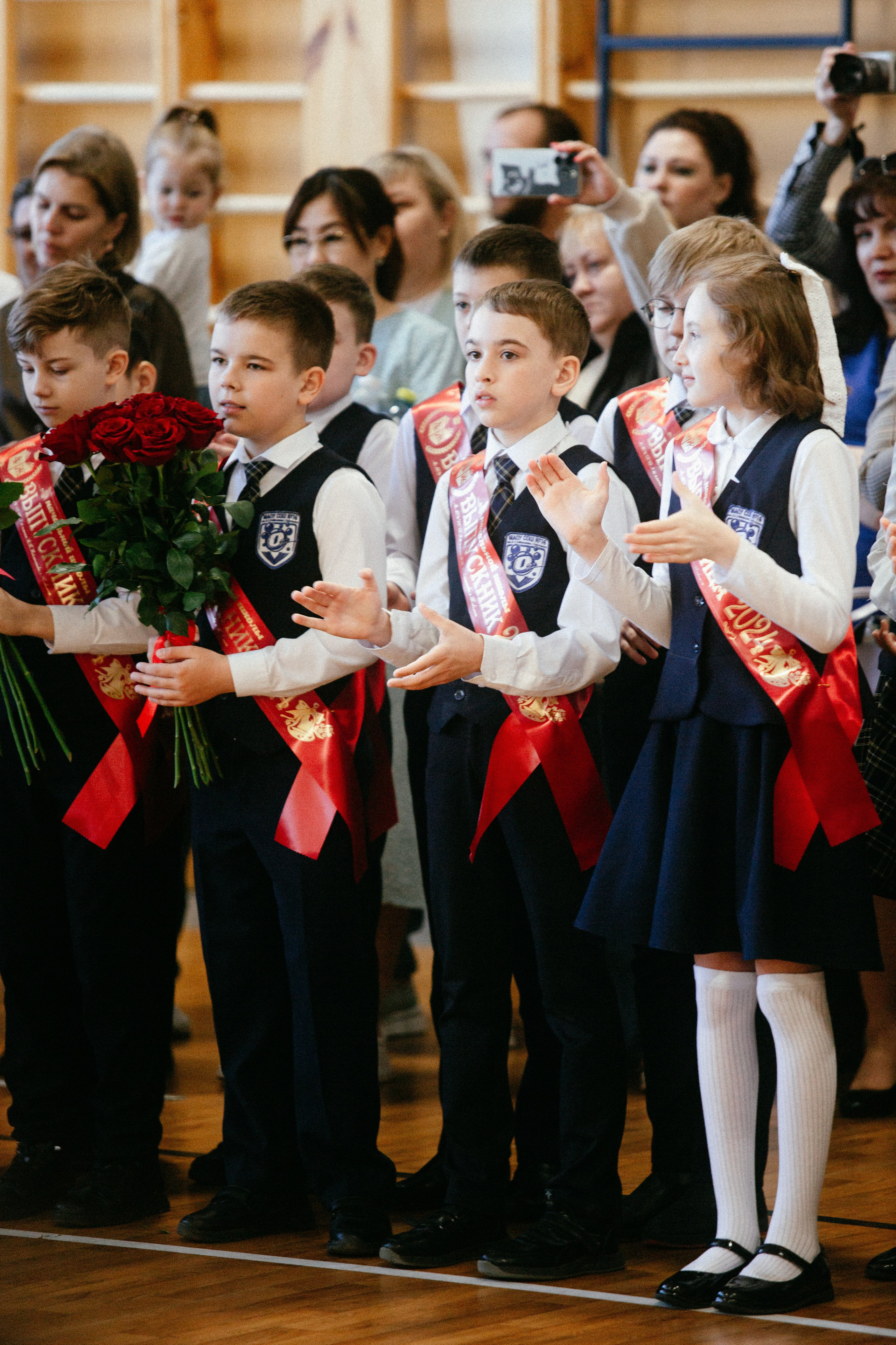 Выпускной в начальной школе. Арт-фотограф Крис Л. в Тобольске: портрет, семейные, свадьбы
