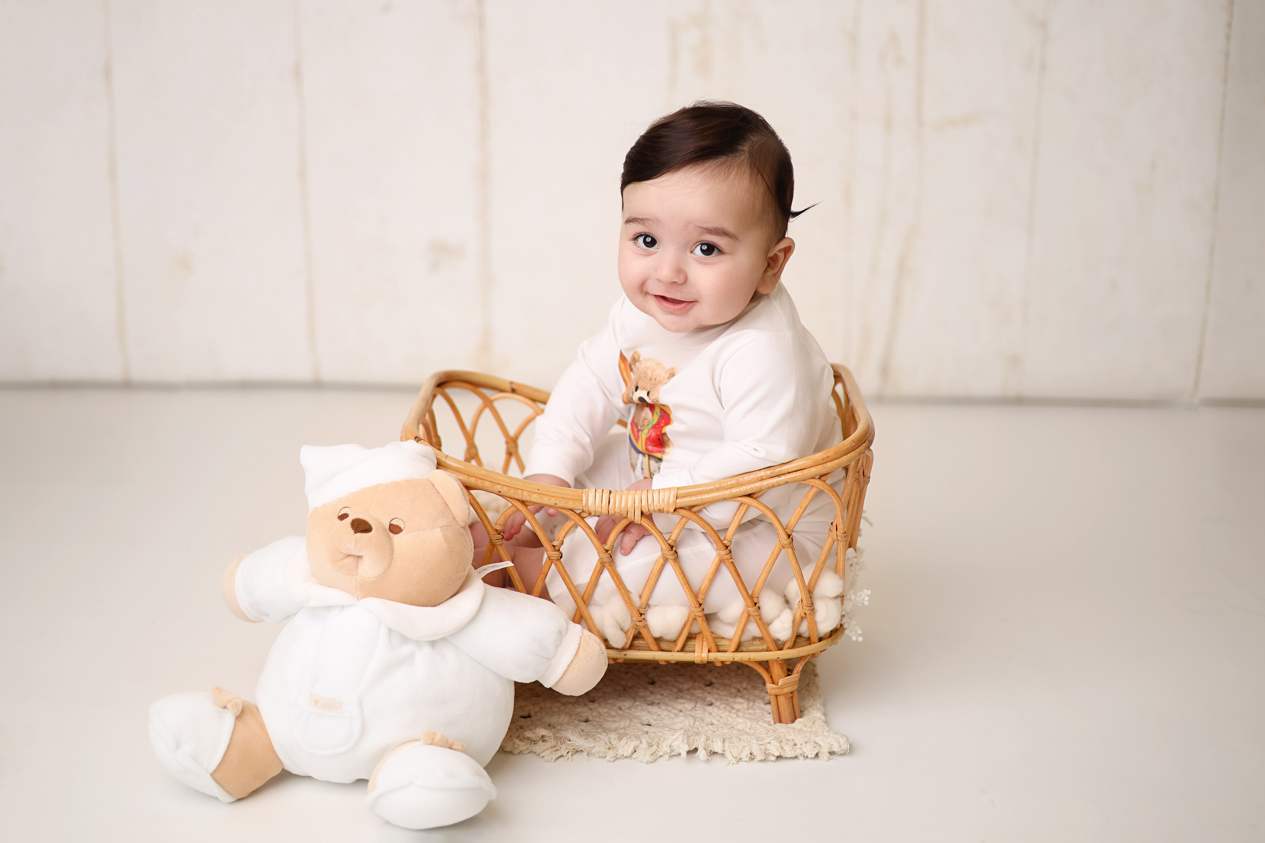 Азнавуру 6 месяцев. Фотограф новорожденных Москва. Ньюборн фотограф Москва