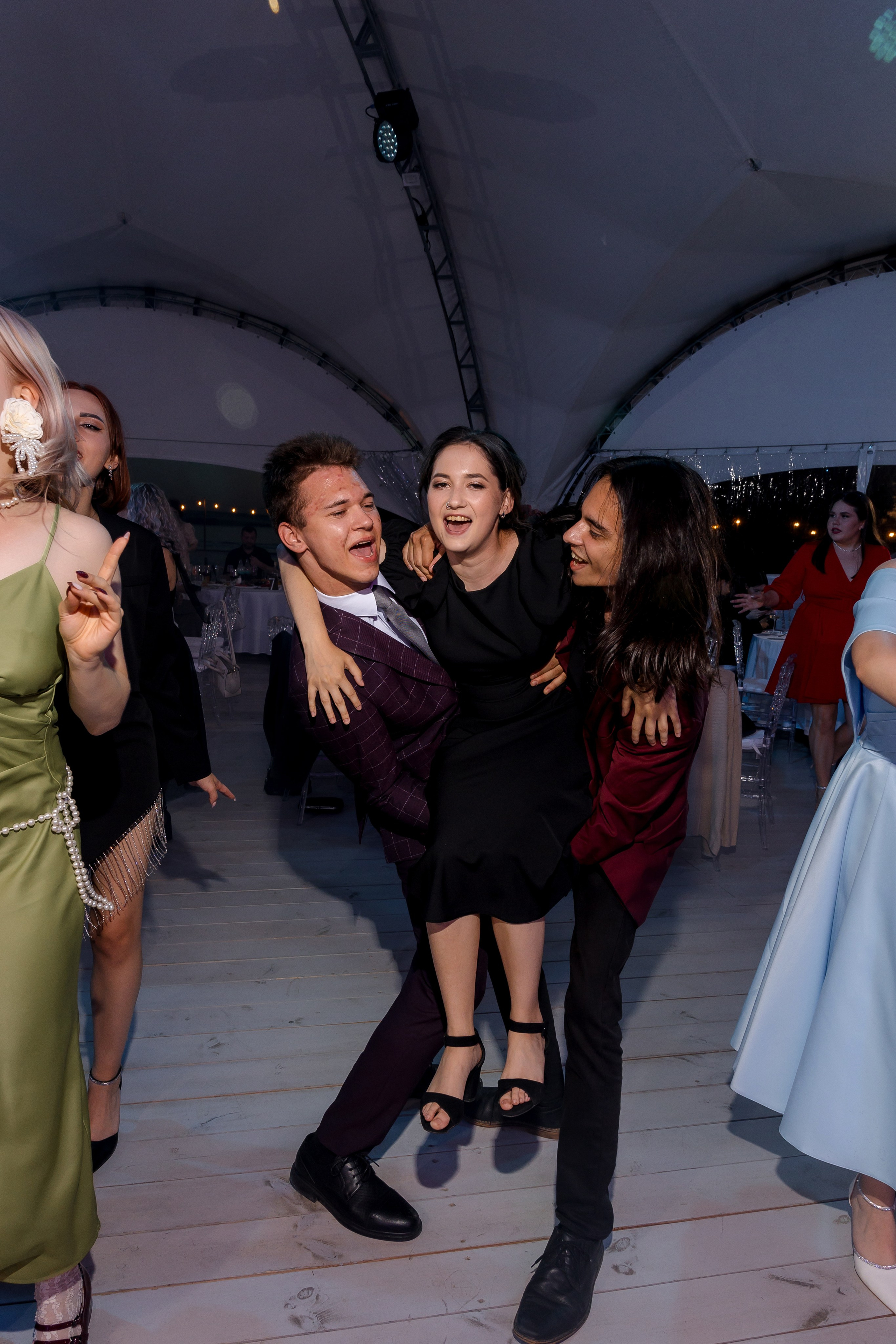 ВЫПУСКНОЙ White Place — Гимназия 52. Свадебный и семейный фотограф Динар Гильмутдинов