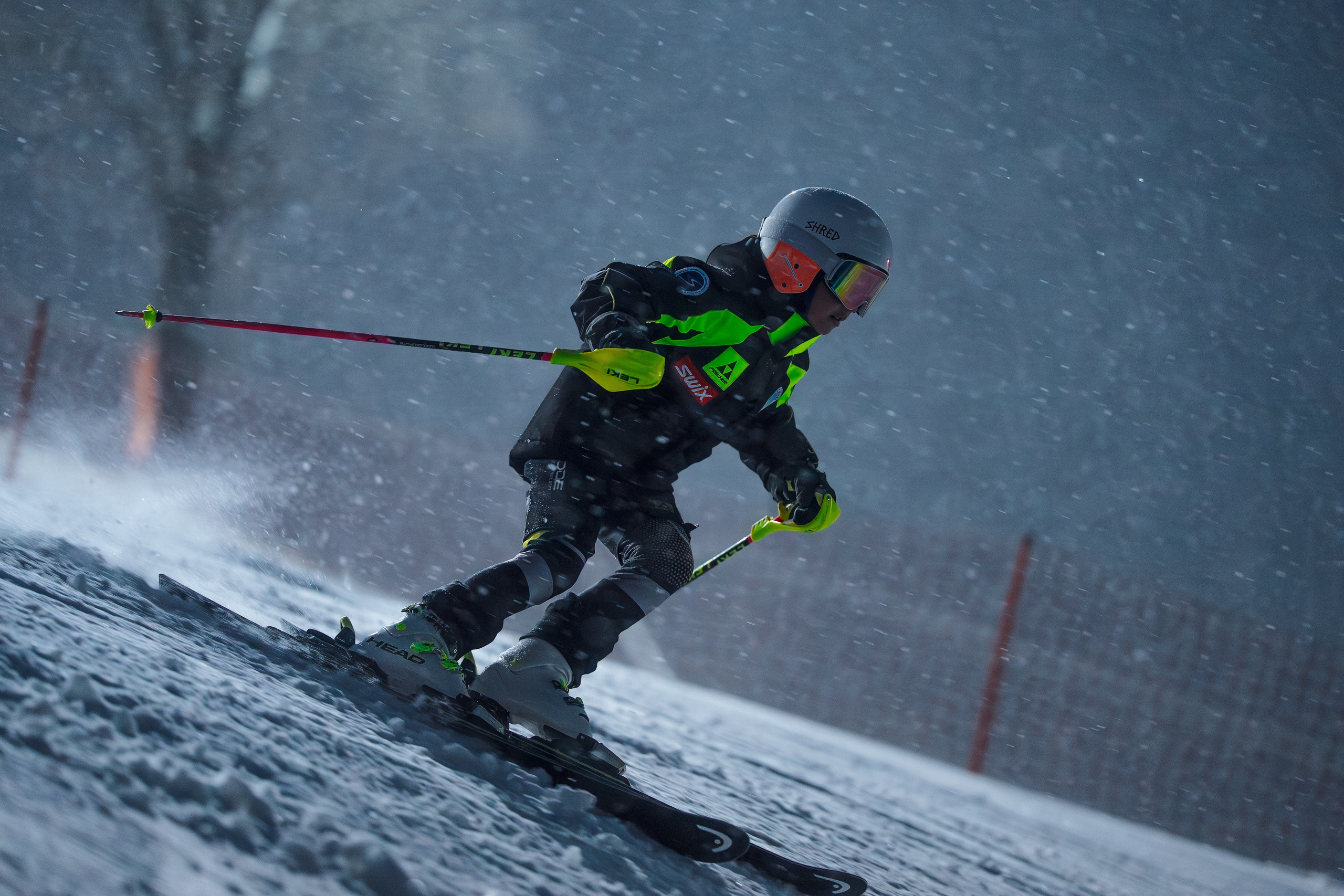 2025.12.25 | Горные лыжи. Тренировка. Шуколово, 5й склон. Фотограф Студитский Евгений