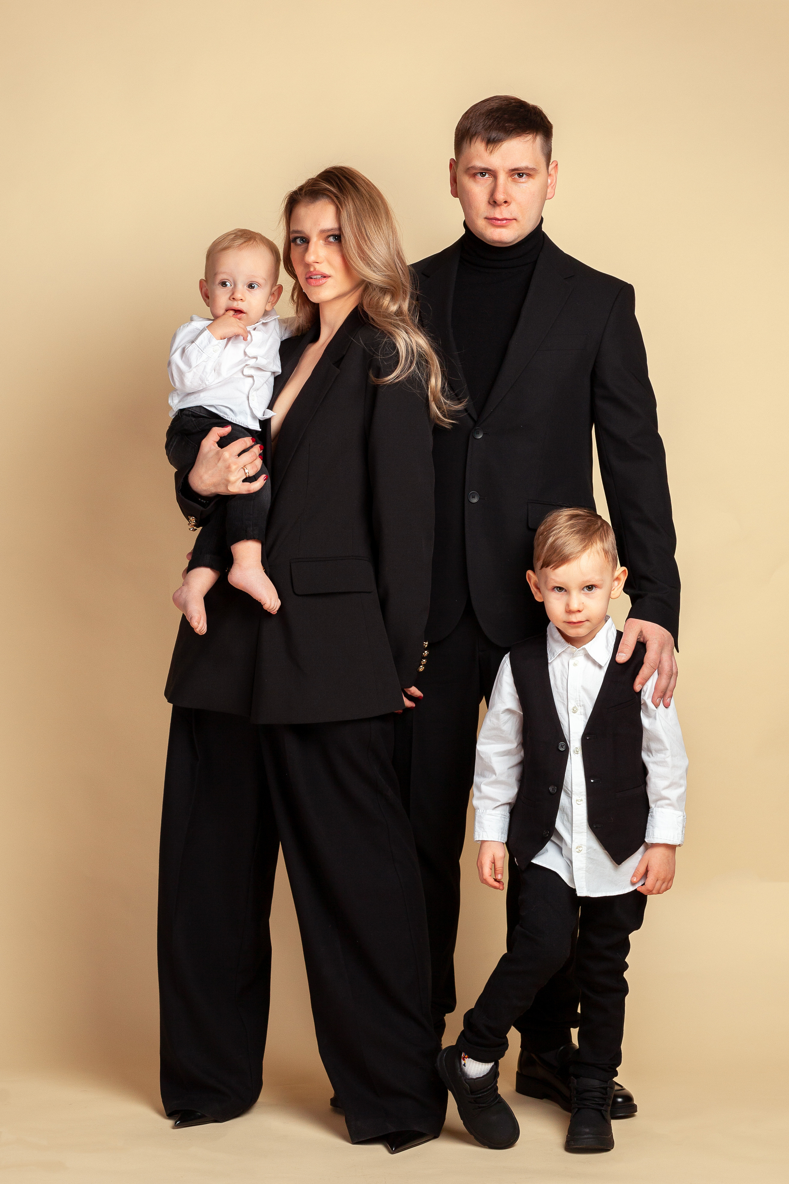 Mr. & Mrs. Smitt. Katya Tyulyandina