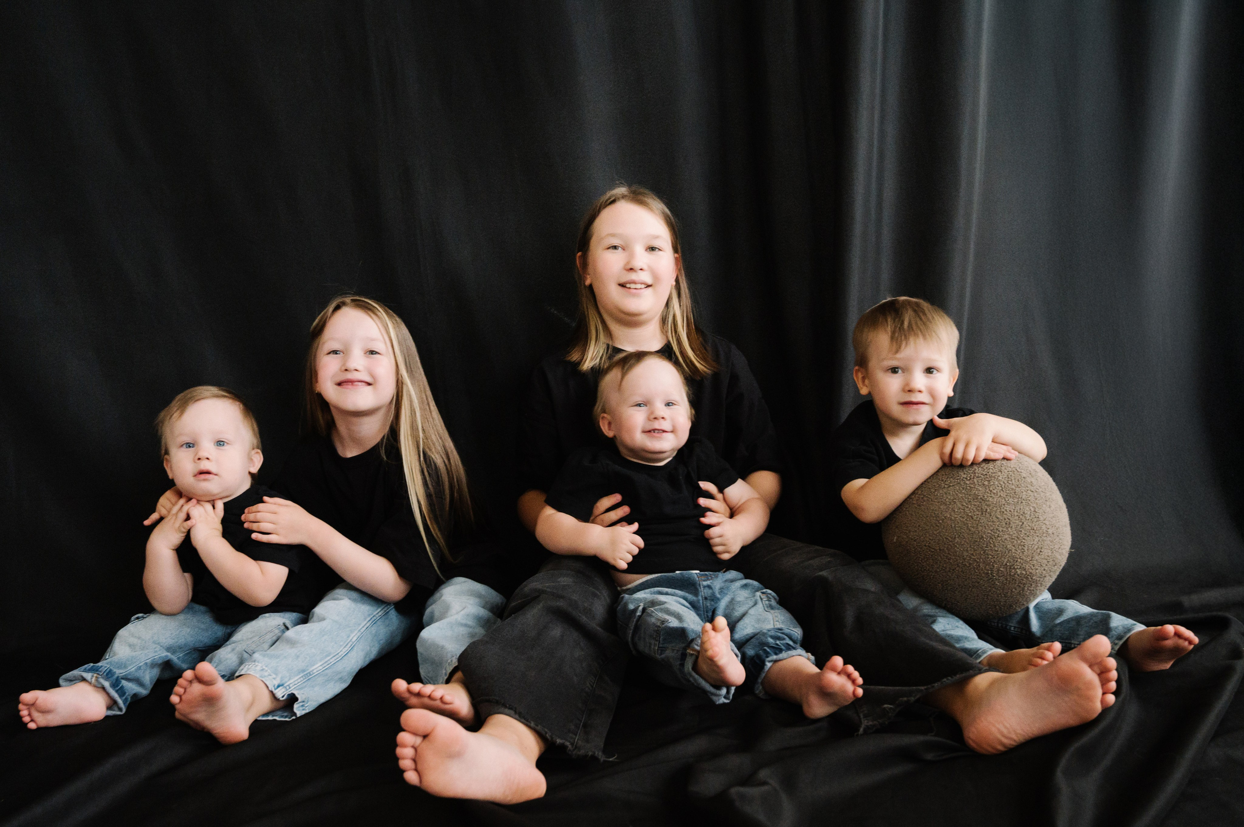 Алина. Профессиональный фотограф беременности в СПБ. Стильные фотосессии беременности в стиле минимализм и классическая фотография