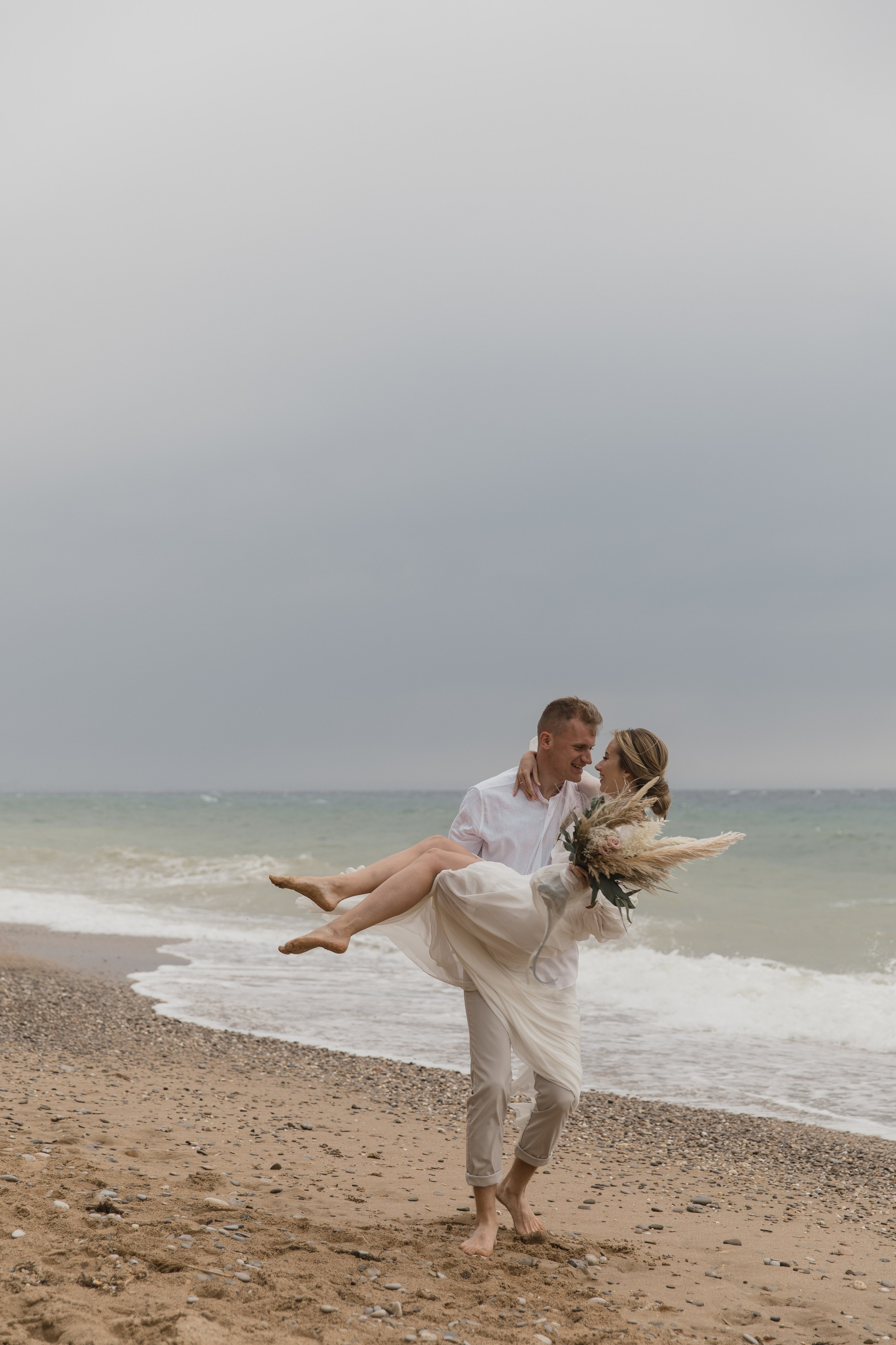 На берегу моря…. СВАДЕБНЫЙ ФОТОГРАФ В КРЫМУ И СЕВАСТОПОЛЕ