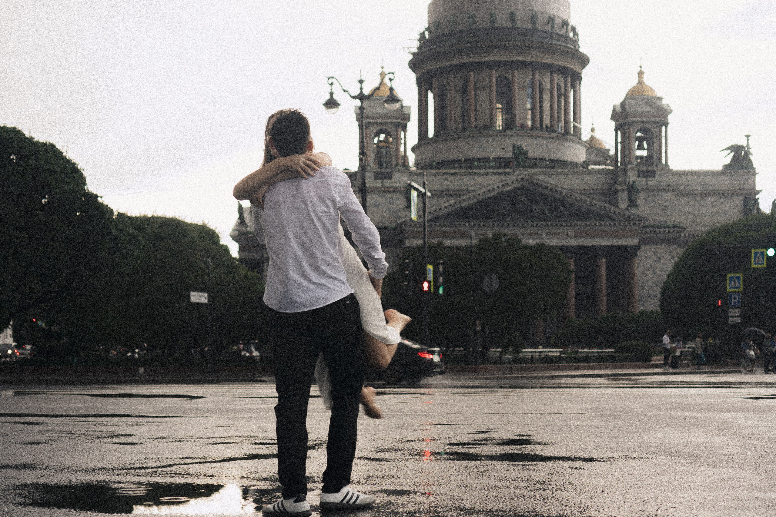 СВАДЕБНАЯ ФОТОСЕСИСИЯ В МЕТРО И ВОЗЛЕ ИСАКИЕВСКОГО СОБОРА В ДОЖДЬ. Профессиональный фотограф, Санкт-Петербург — Виктория Богомолова