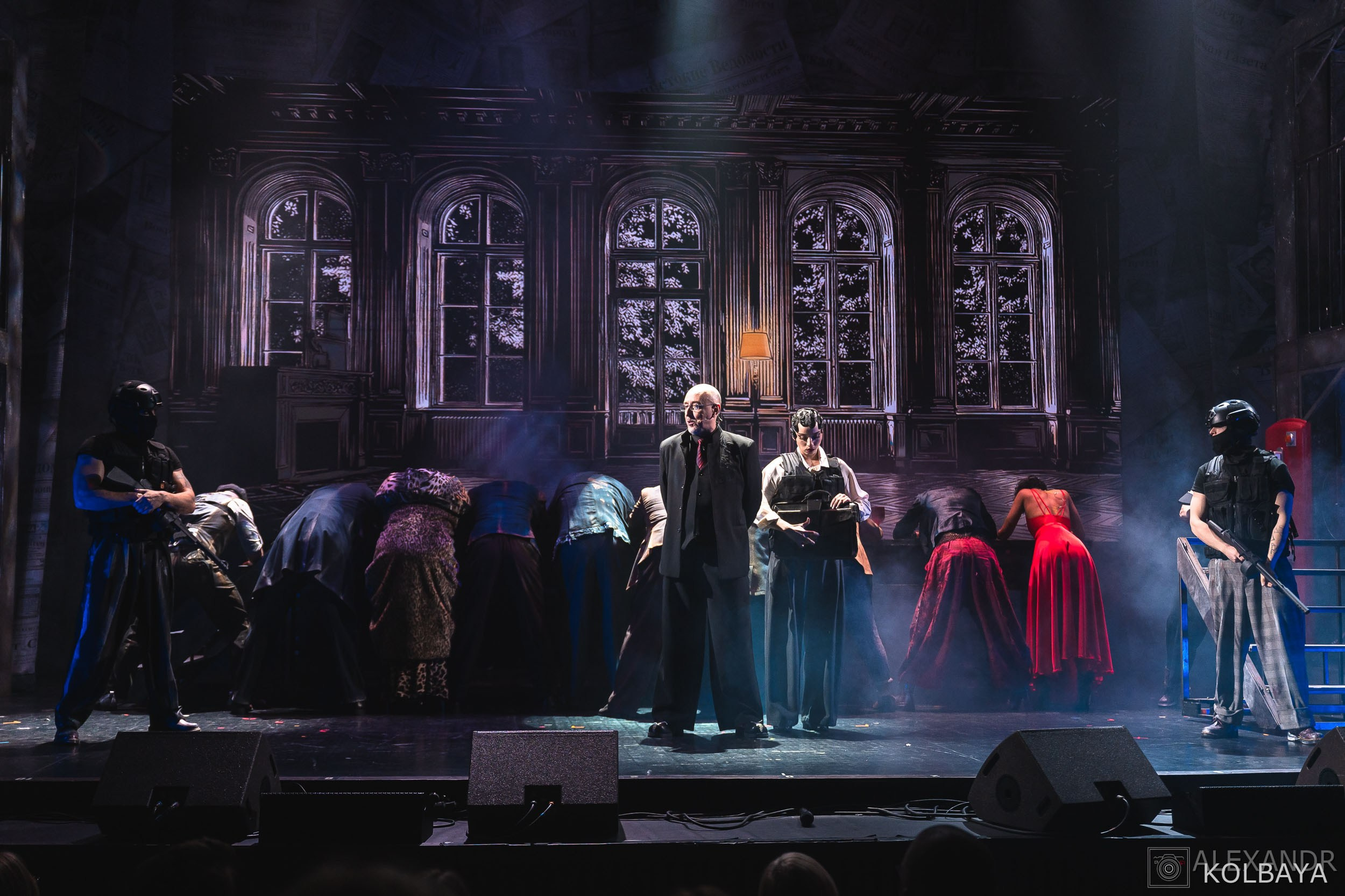 Фотографии со спектакля «Однажды в городе N». Концертный и театральный репортажный фотограф в Москве Александр Колбая