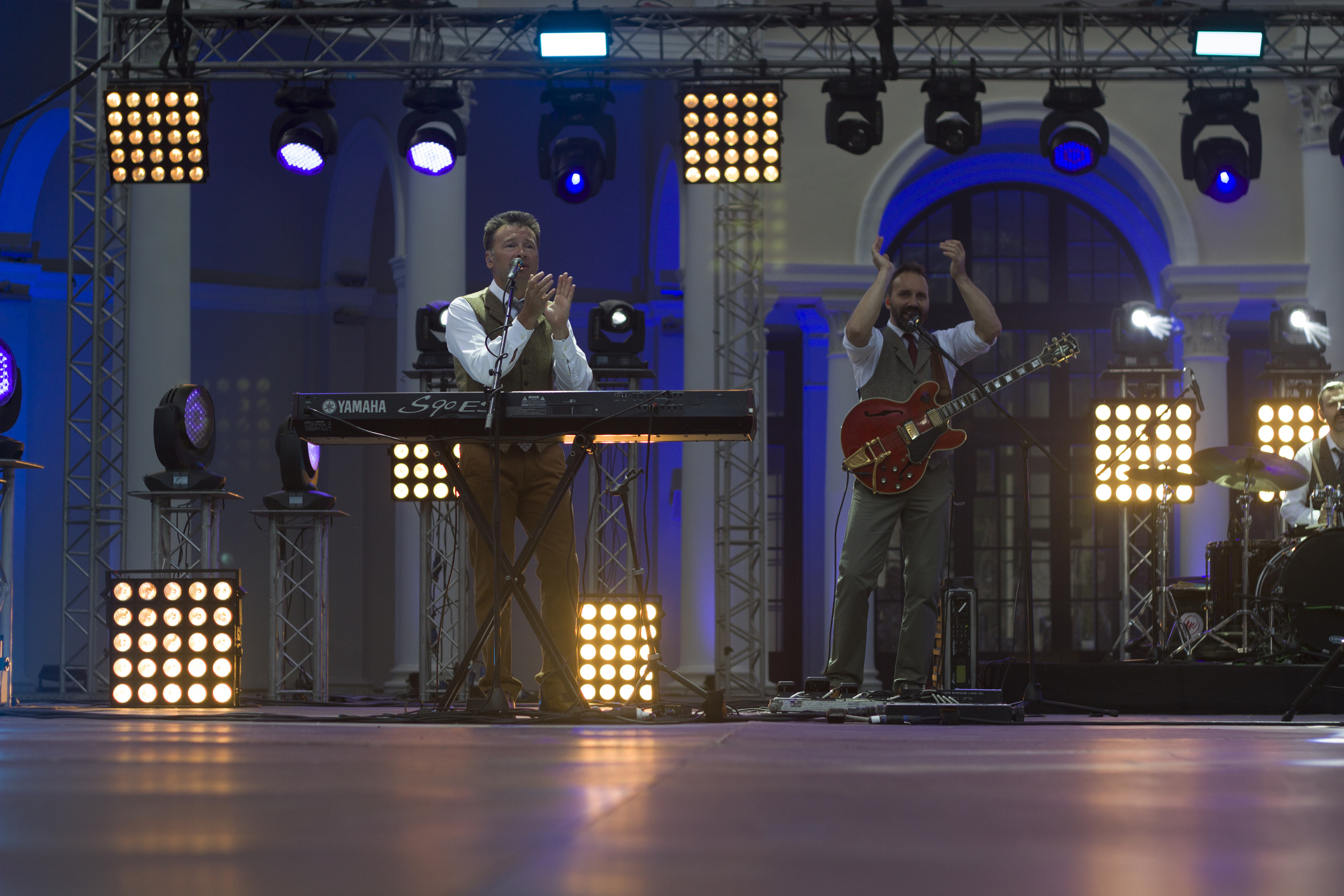 Концерт. Несчастный случай. Обо всём