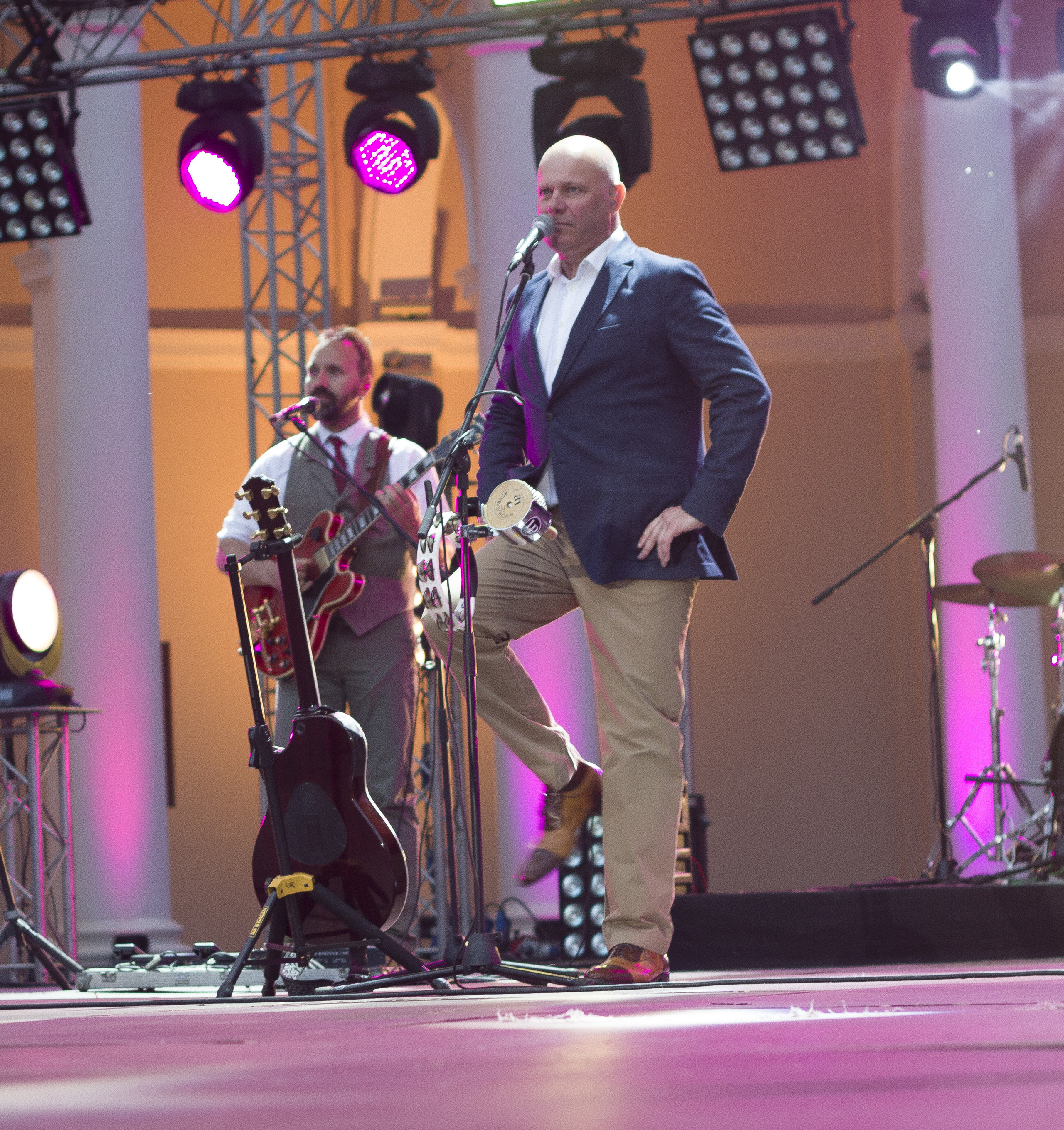 Концерт. Несчастный случай. Обо всём