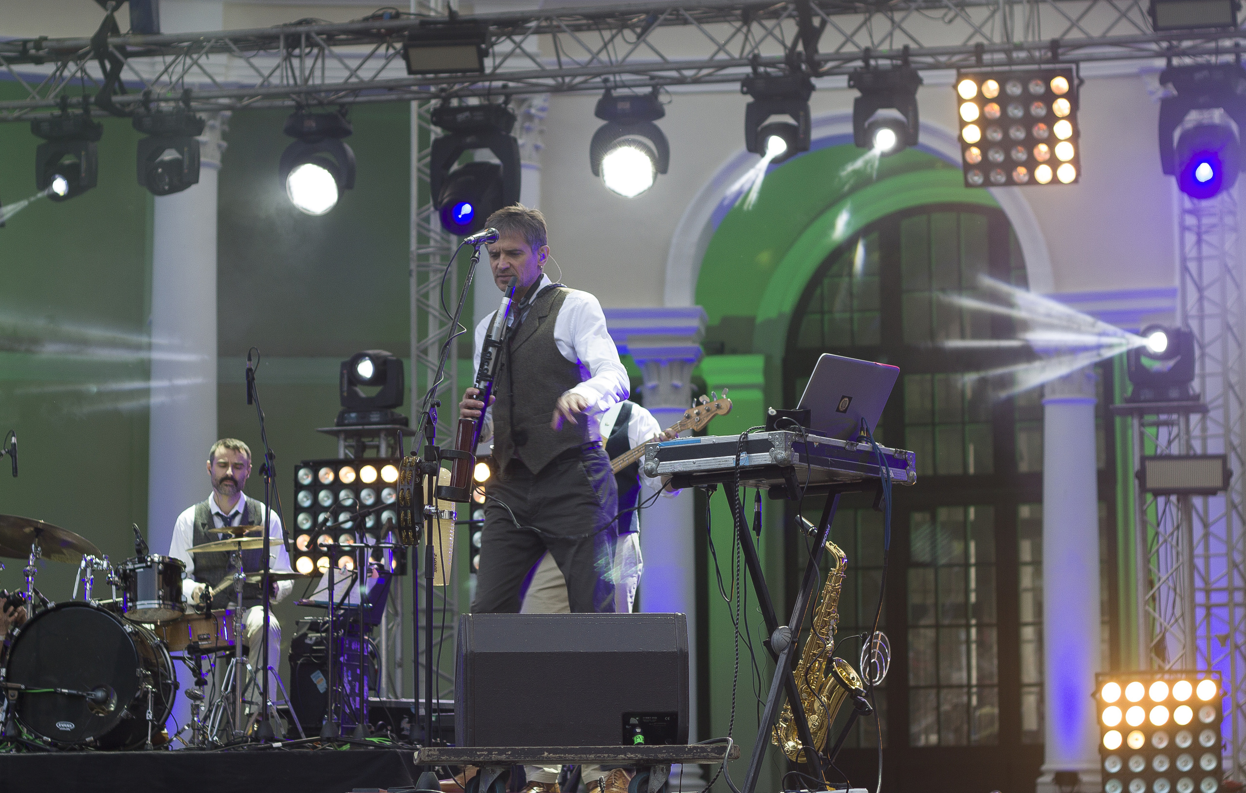 Концерт. Несчастный случай. Обо всём