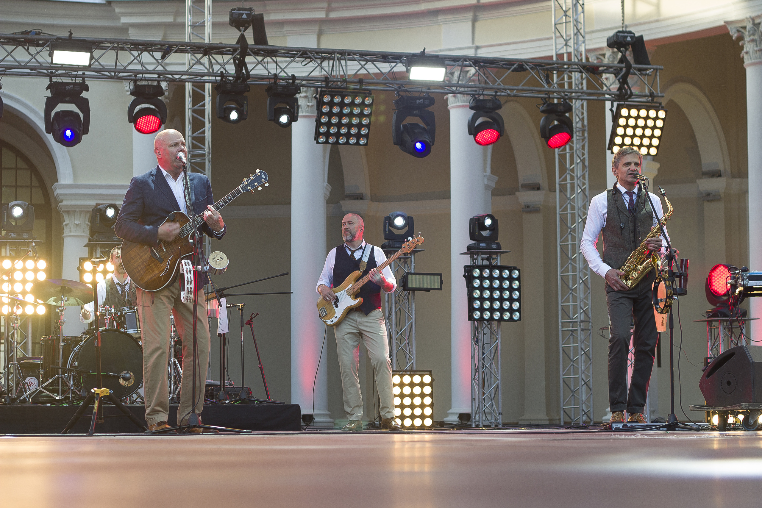 Концерт. Несчастный случай. Обо всём