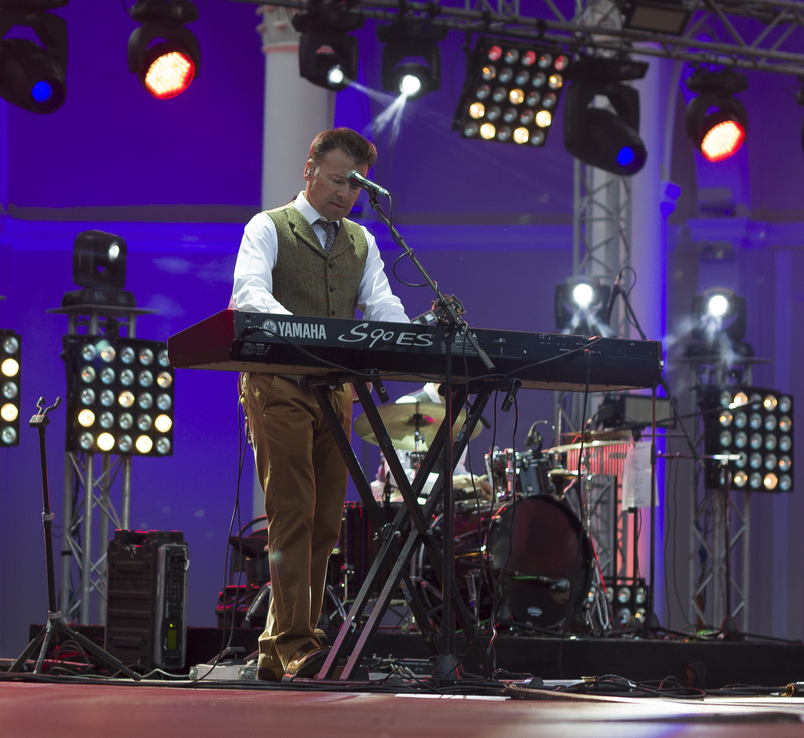 Концерт. Несчастный случай. Обо всём